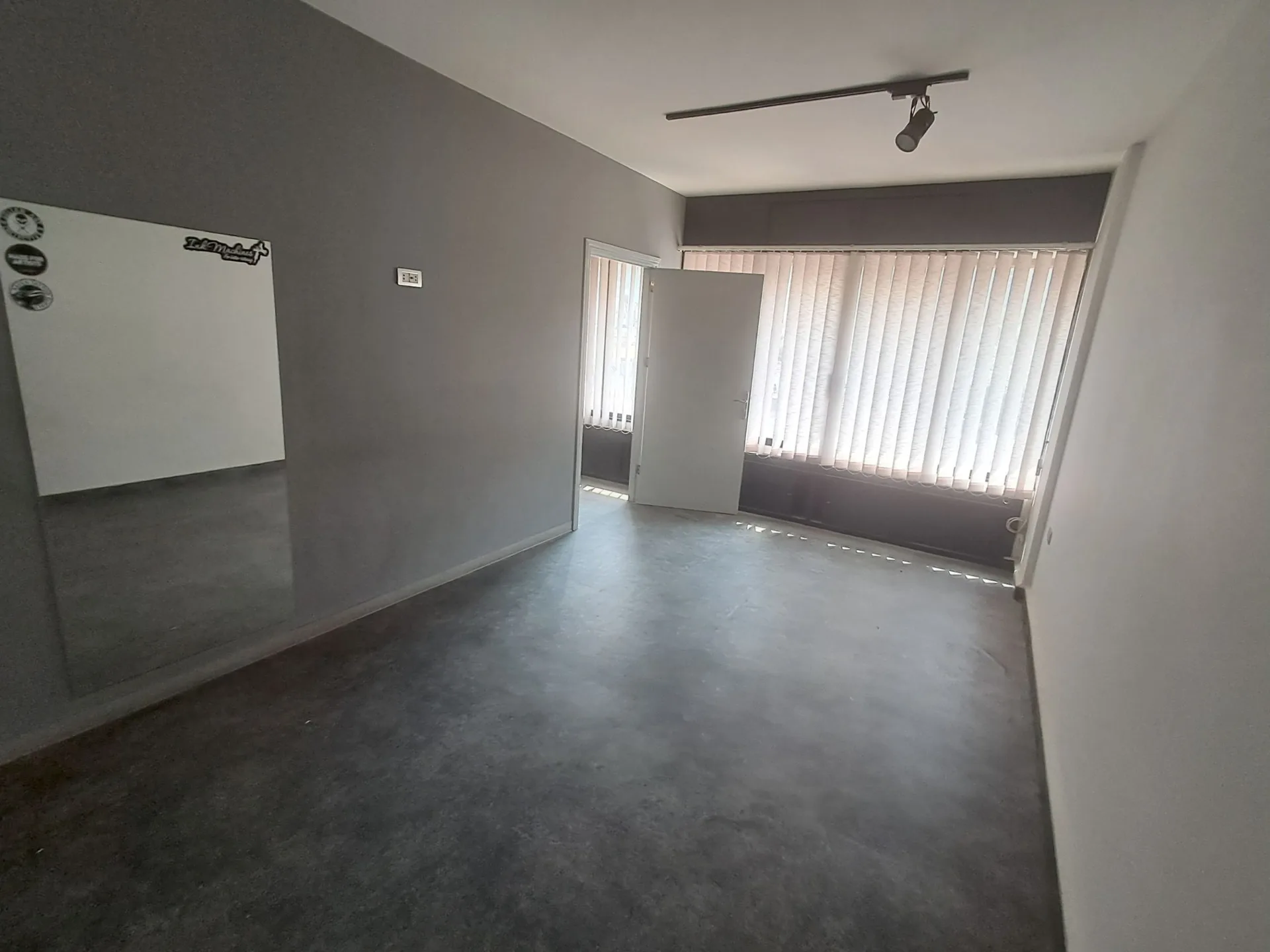 Office for Rent – Antelias — الصورة 4