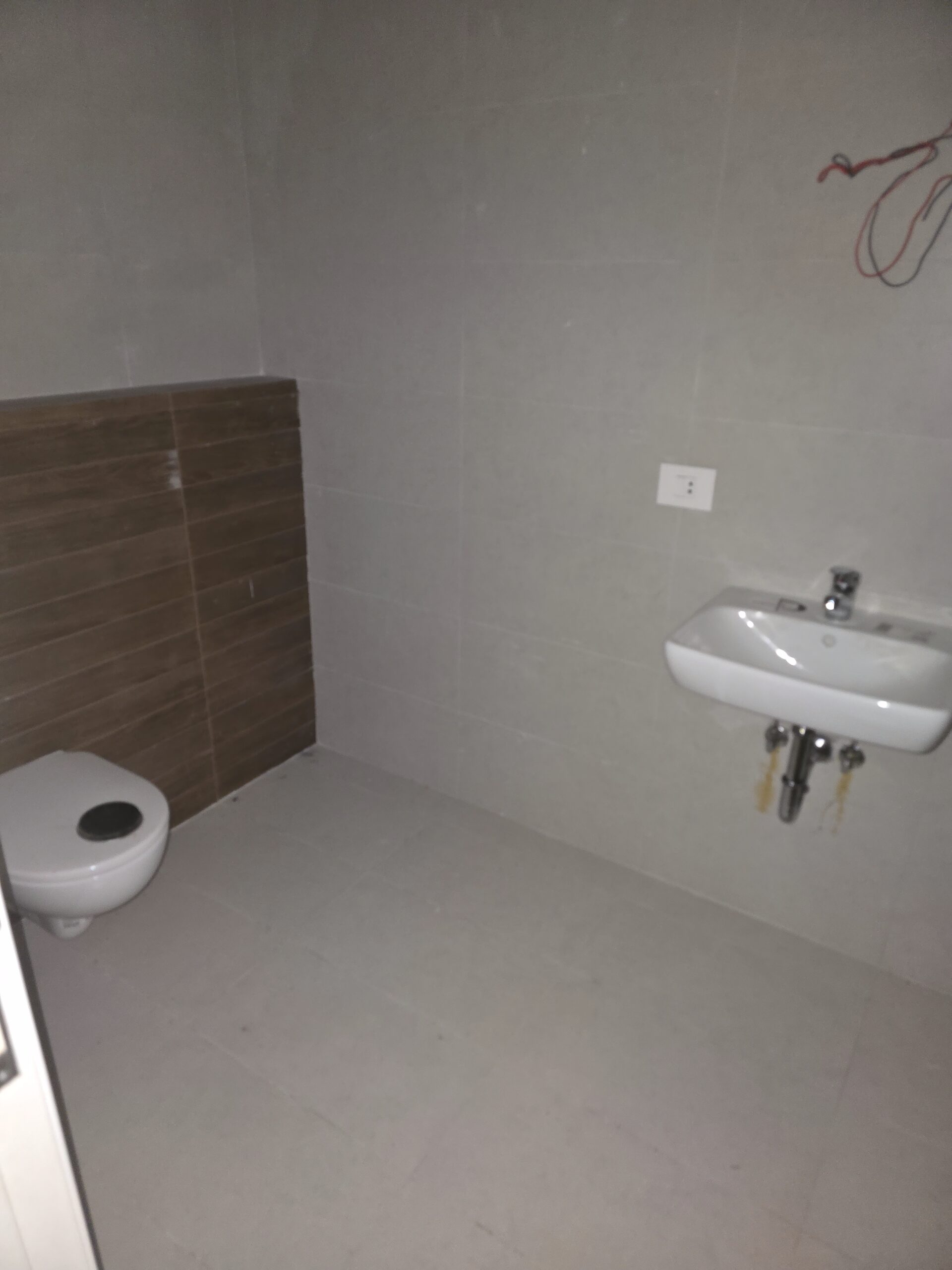 Metn, Ain Najem Apartment for Sale 225m2 + 120m2 Garden — الصورة 3