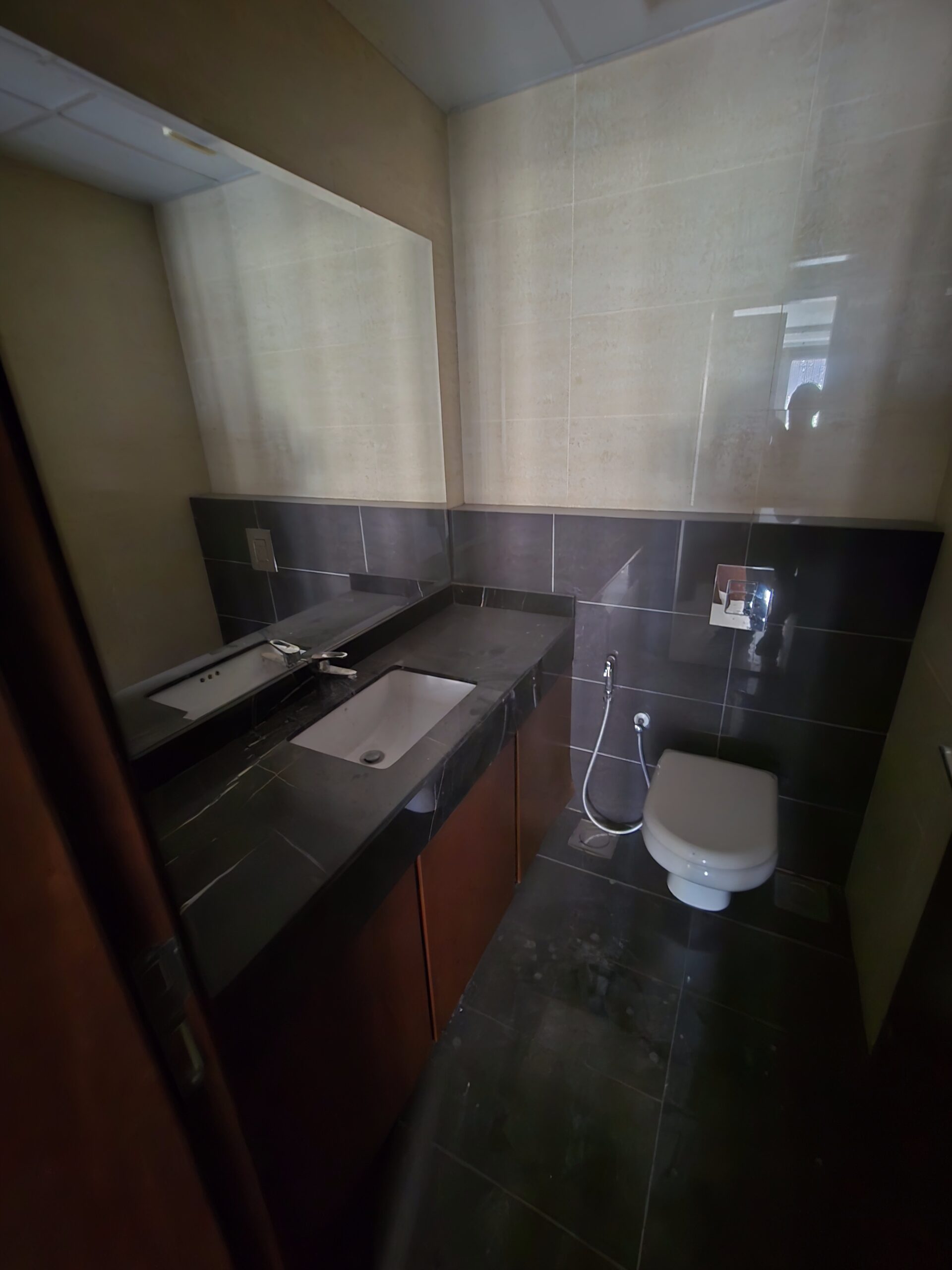 Metn, Broumana (Ouyoun) Apartment for Sale 222 m2 + 165 m2 Terrace and Garden — الصورة 2