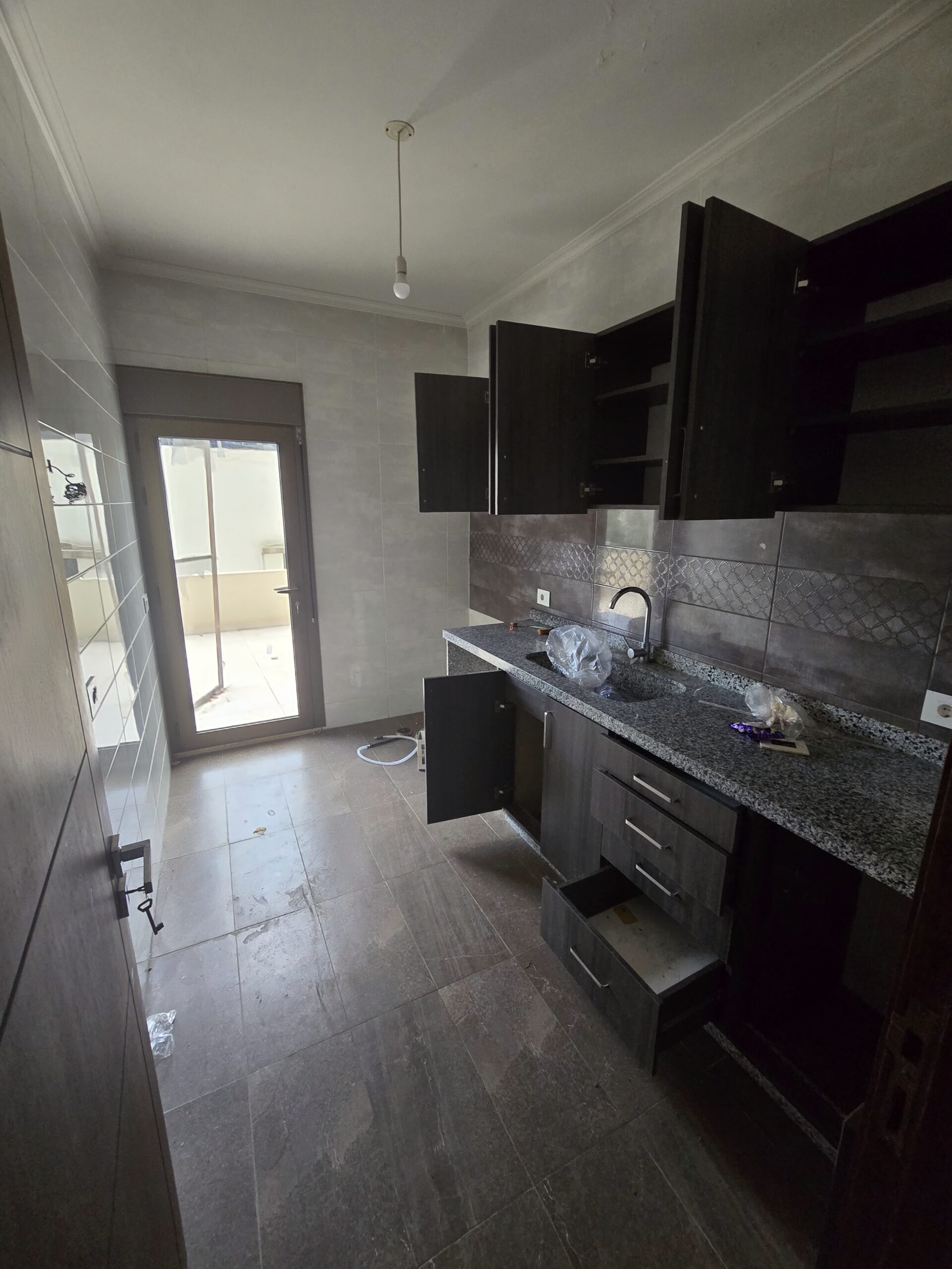 Metn Sabtieh Apartment for Sale 150m2 + 50 m2 Terrace — الصورة 3