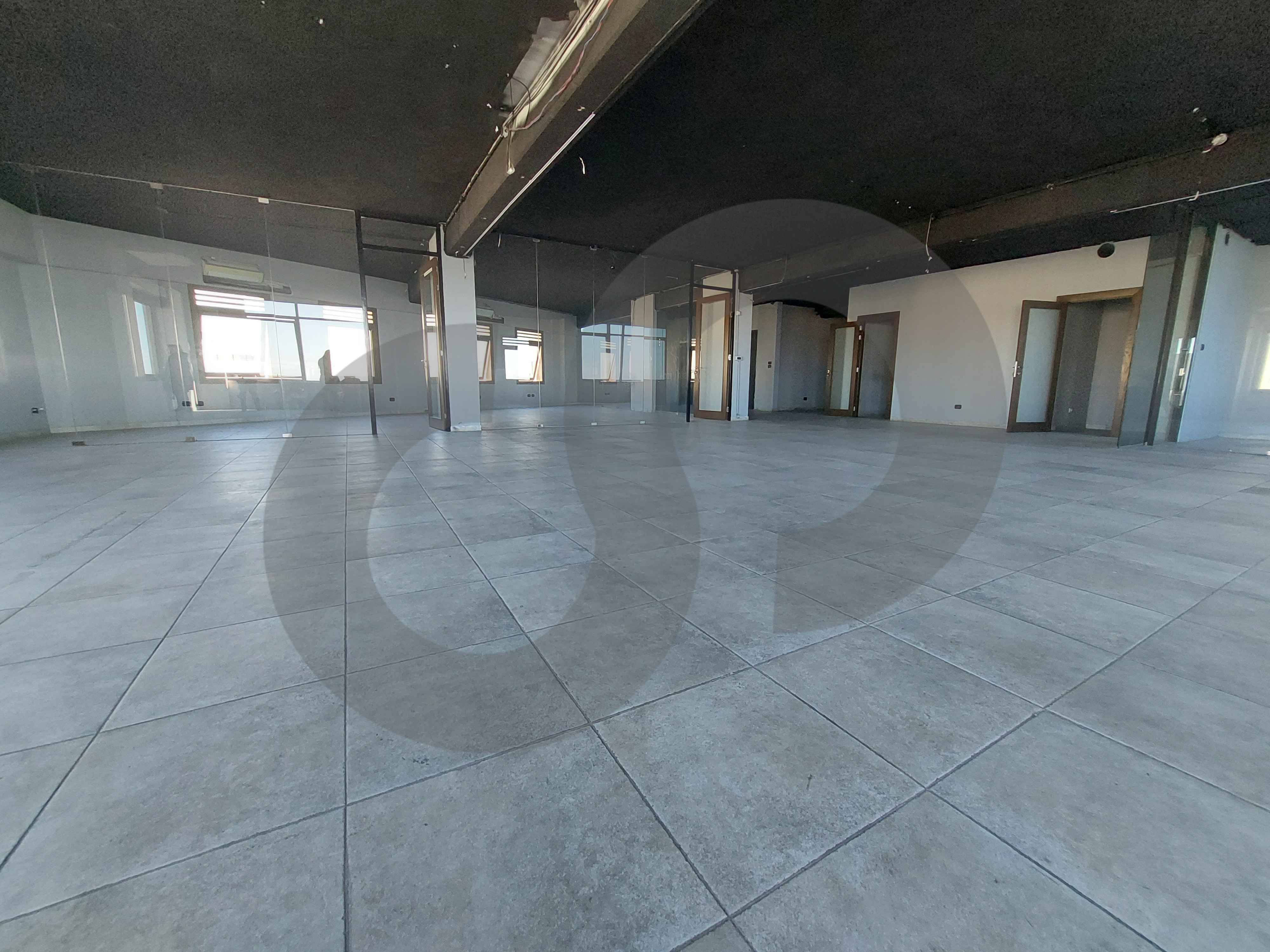 Spacious Office for Rent in a Prime Location –Jbeil City. — الصورة 2