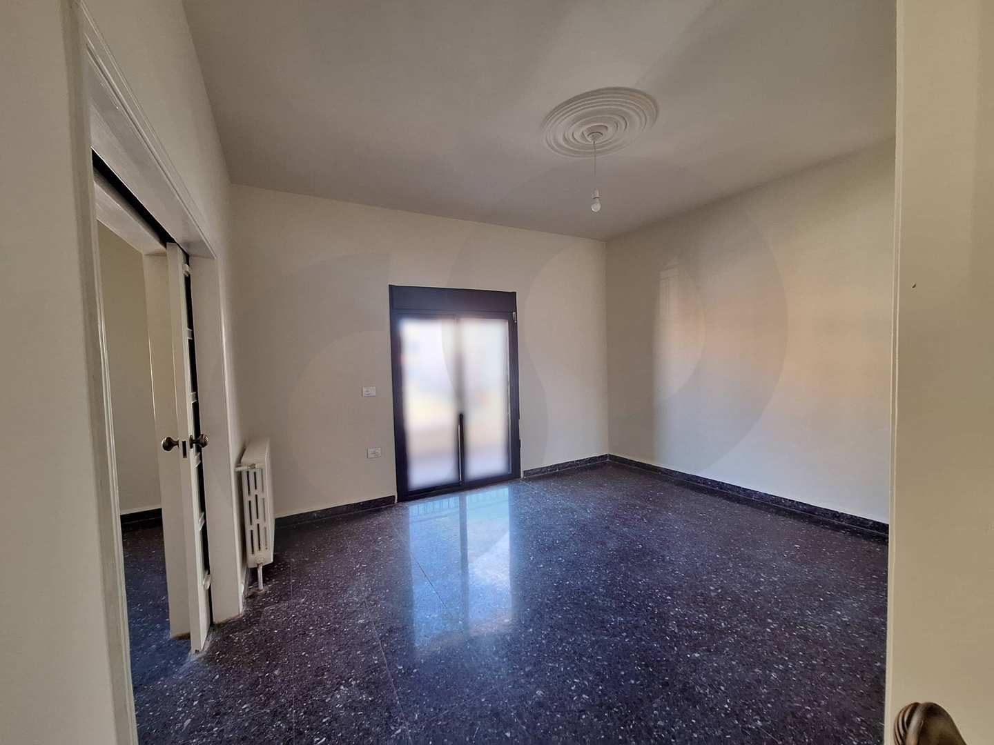 REF#PH131708 Fully Decorated Open-Space Office Mansourieh — الصورة 2