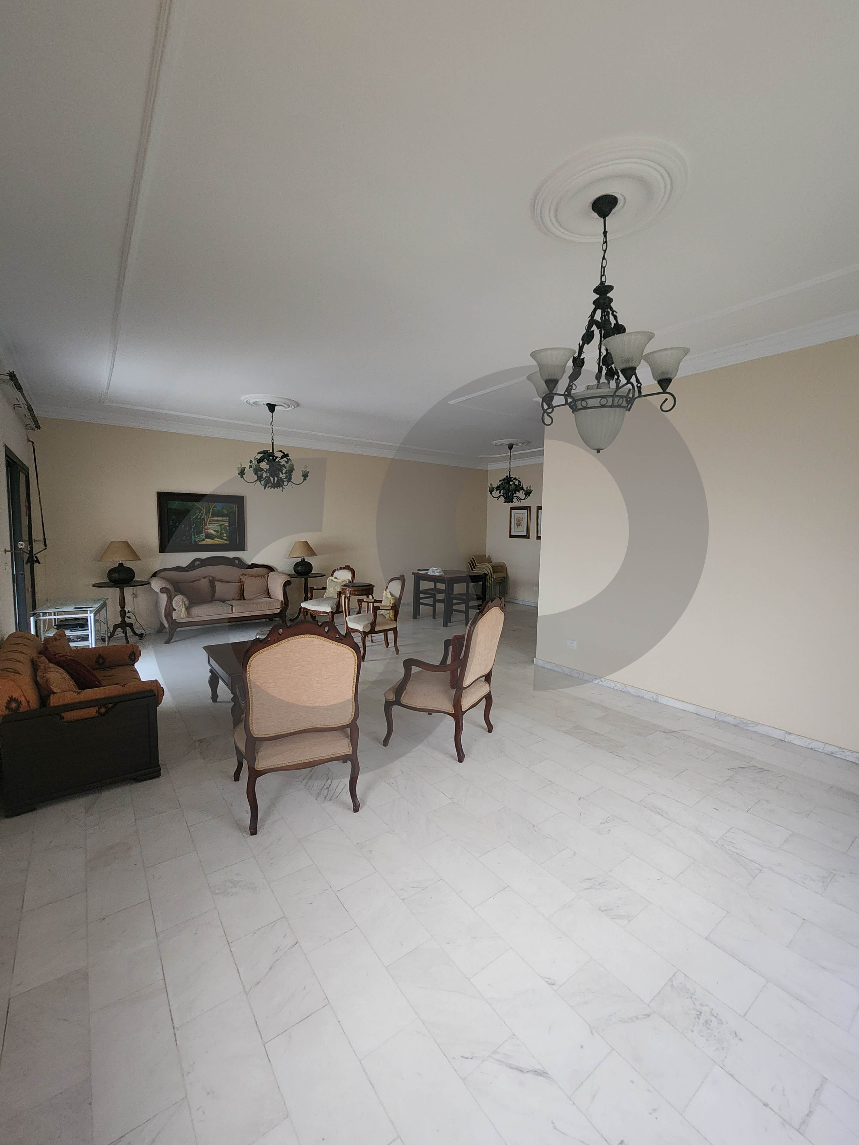 Elegant and spacious, prime area, aley, khaldeh — الصورة 2