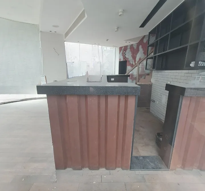 Shop for Rent in Verdun — الصورة 4