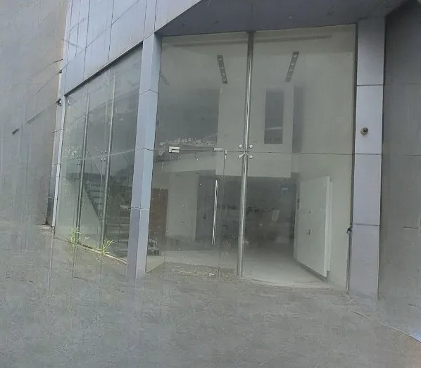 Shop for Rent in Verdun — الصورة 2