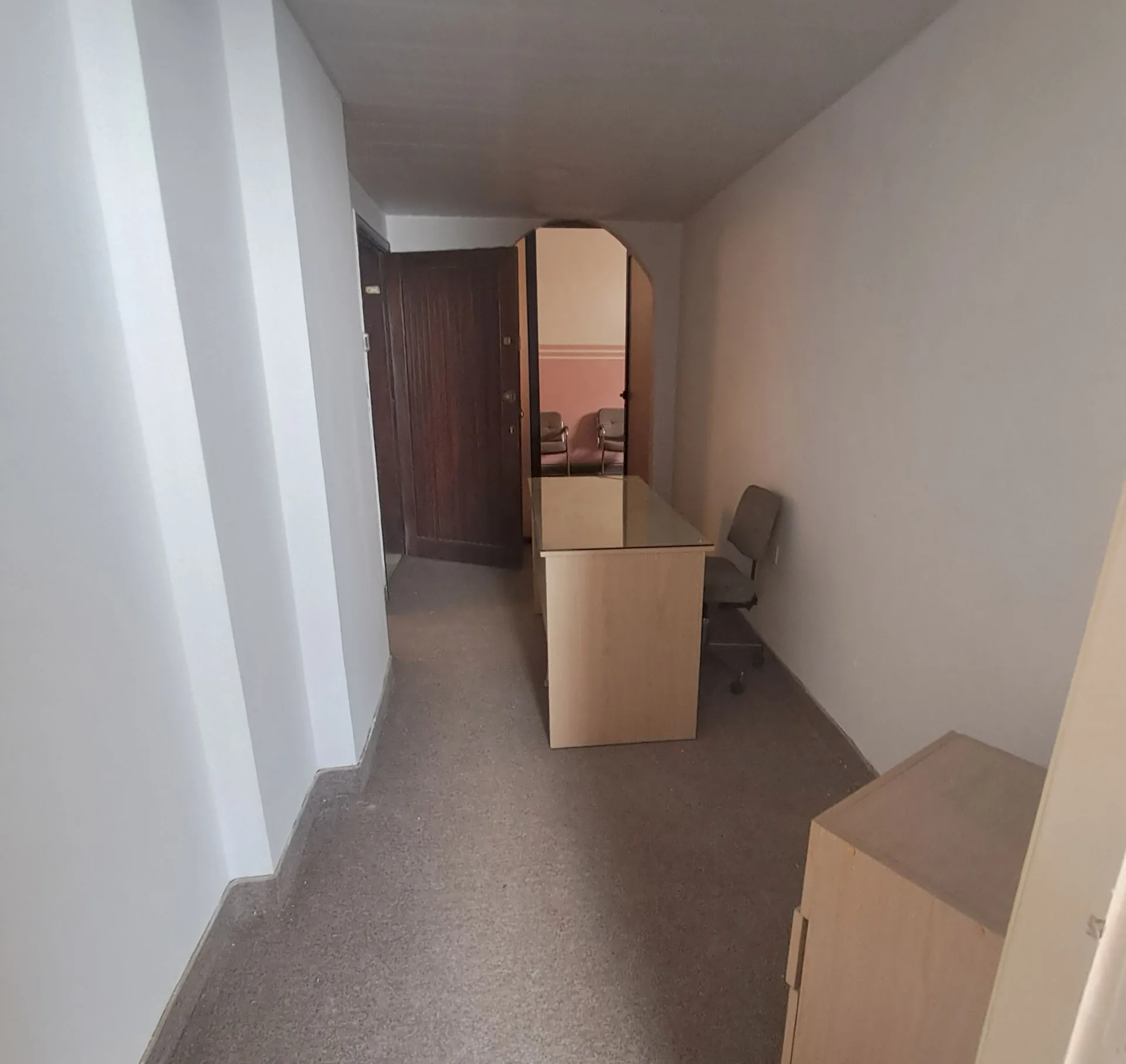 Office Space for Rent in Furn El Chebbak — الصورة 2