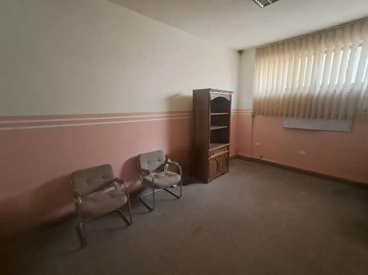 Office Space for Rent in Furn El Chebbak — الصورة 3