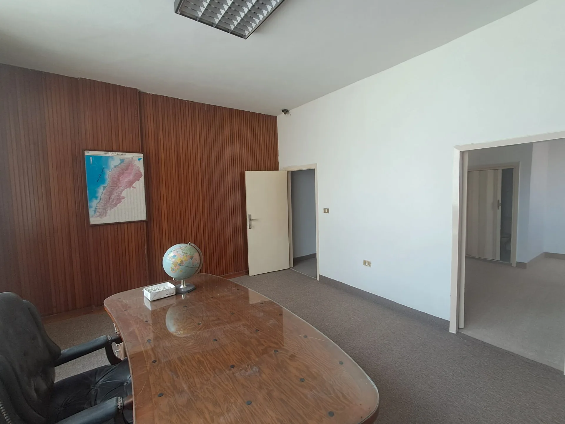 Office Space for Rent in Furn El Chebbak — الصورة 4