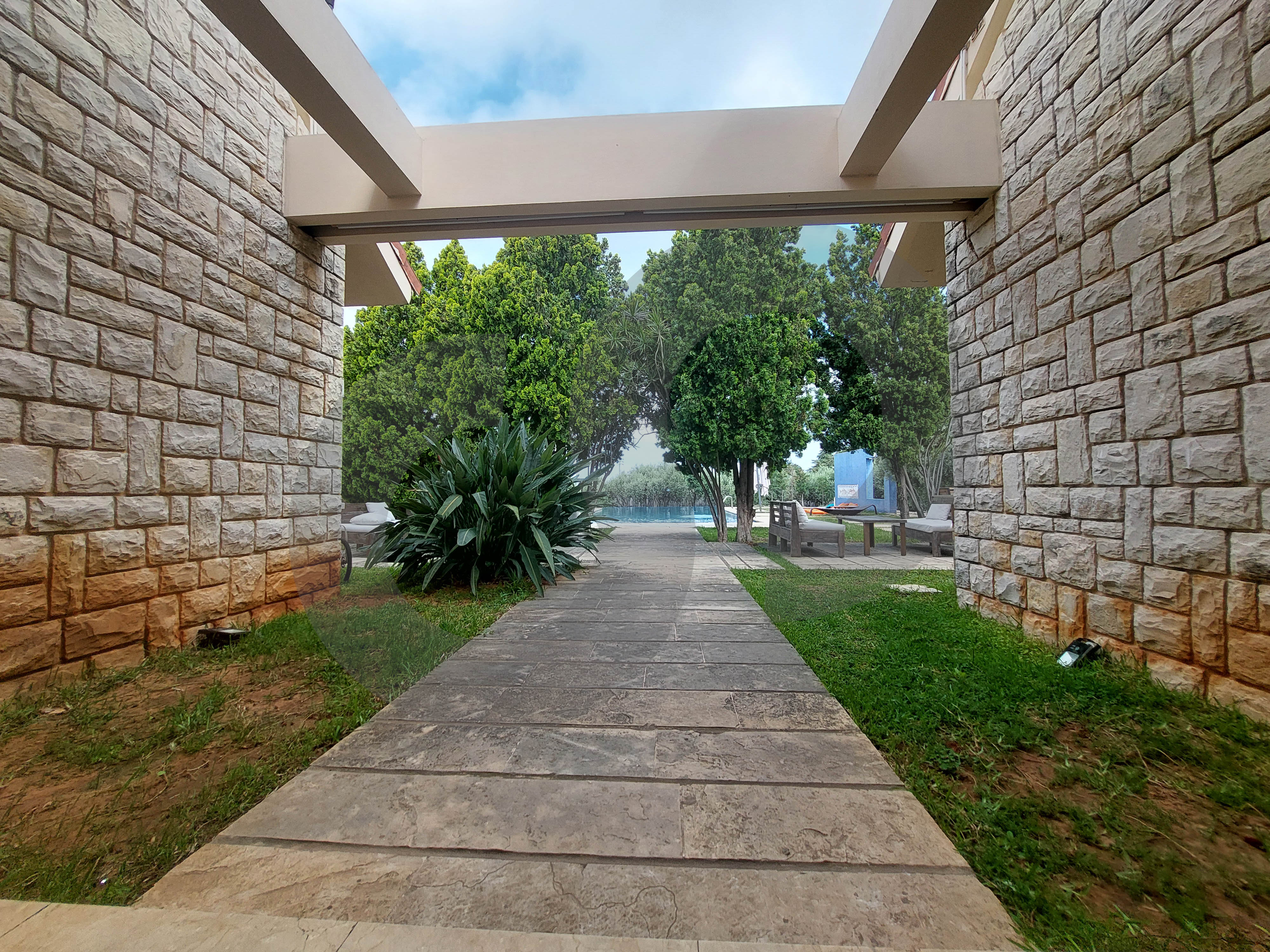 VILLA/AMCHIT/JBEIL /Garden and swimming pool — photo 3