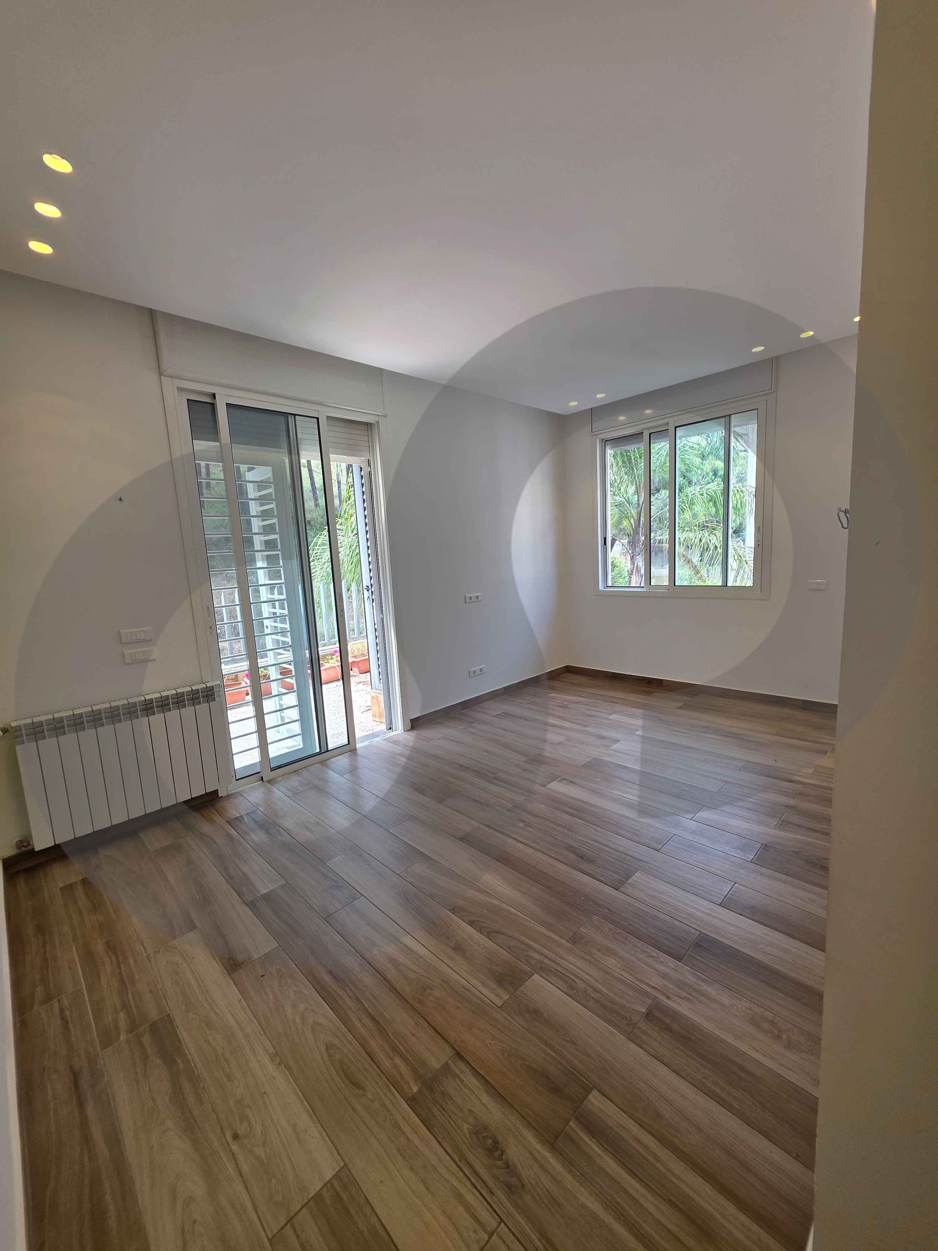 Small garden/unobstructed view/Broummana, Metn — الصورة 3