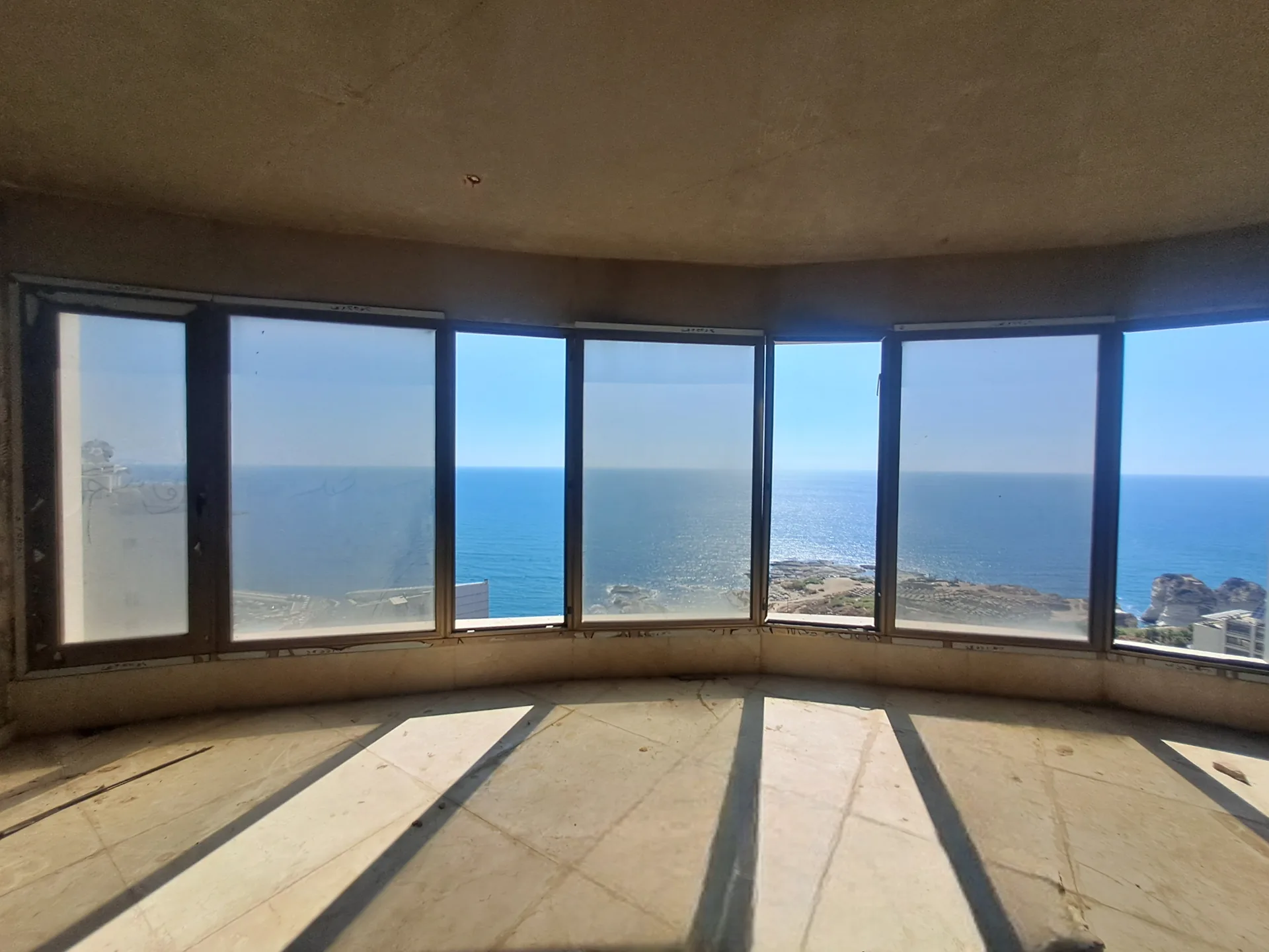 Apartment for Sale in Raoucheh — الصورة 3