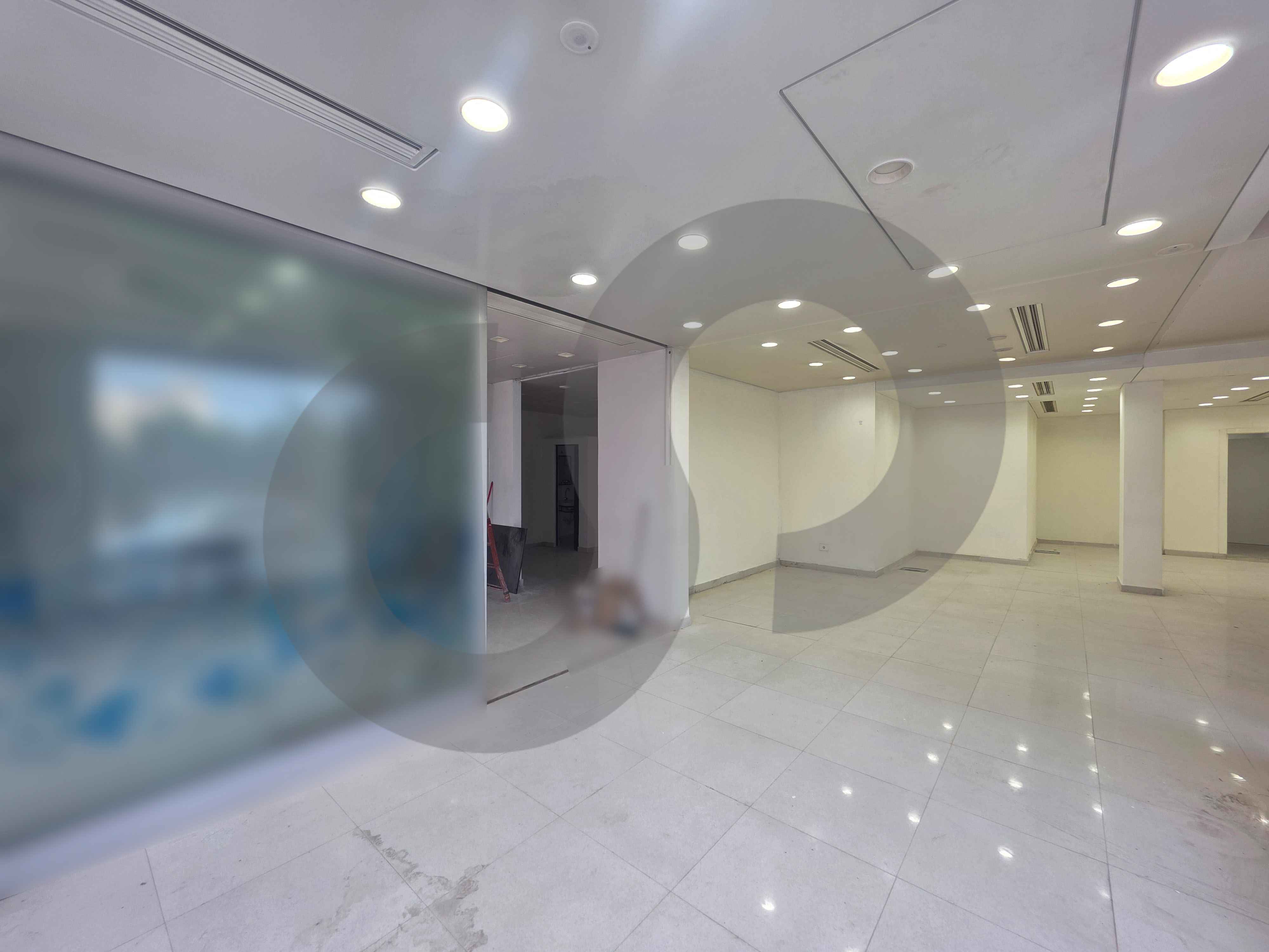 SHOP FOR RENT/Zouk Mikael,KESEROUAN /Decorated — الصورة 2