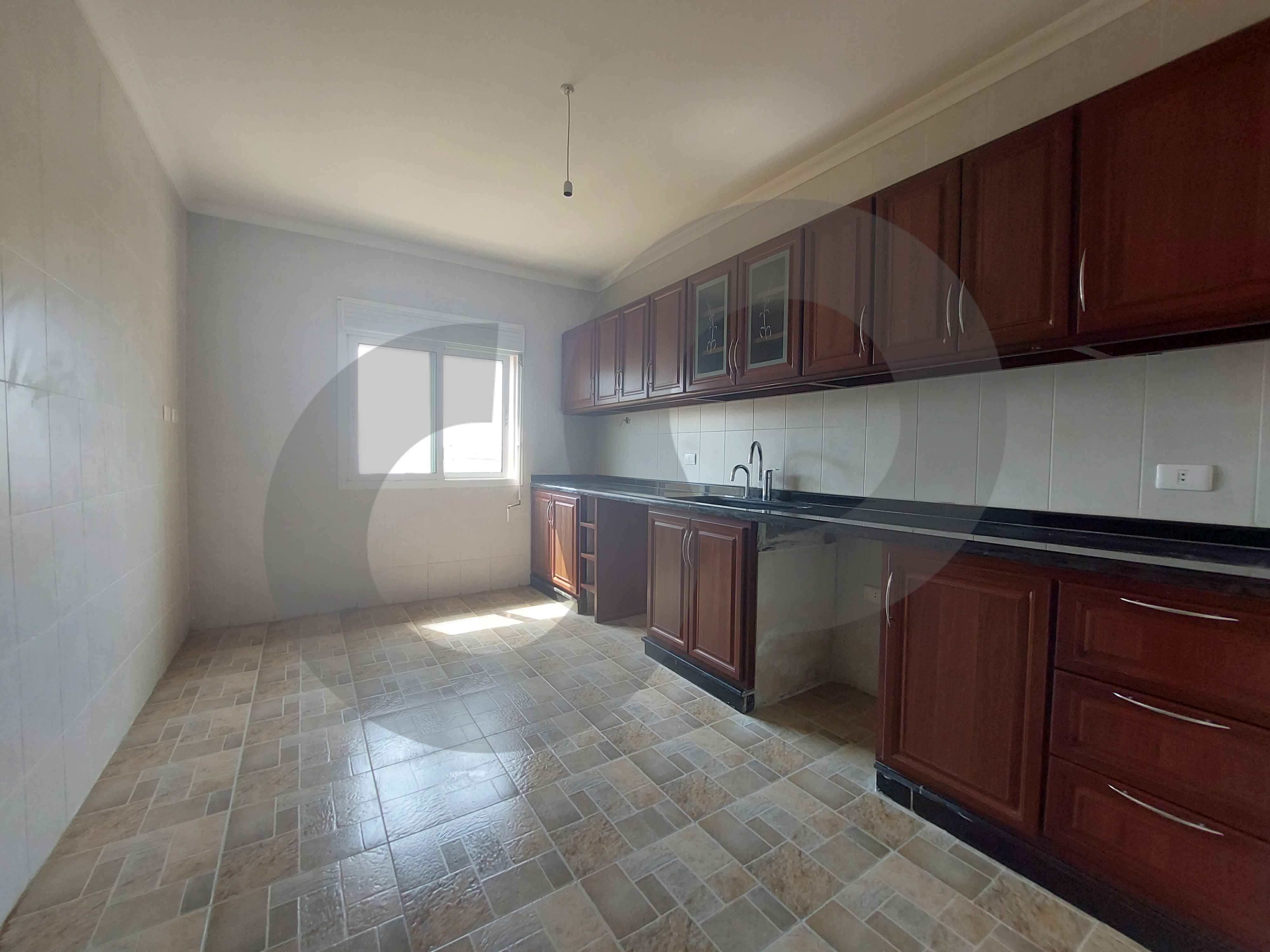 Installments available over 2 years/well-maintained residential building/Hosrayel,JBEIL — الصورة 2