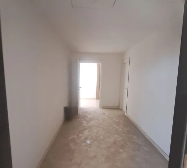 Office for Rent in Adlieh — الصورة 4
