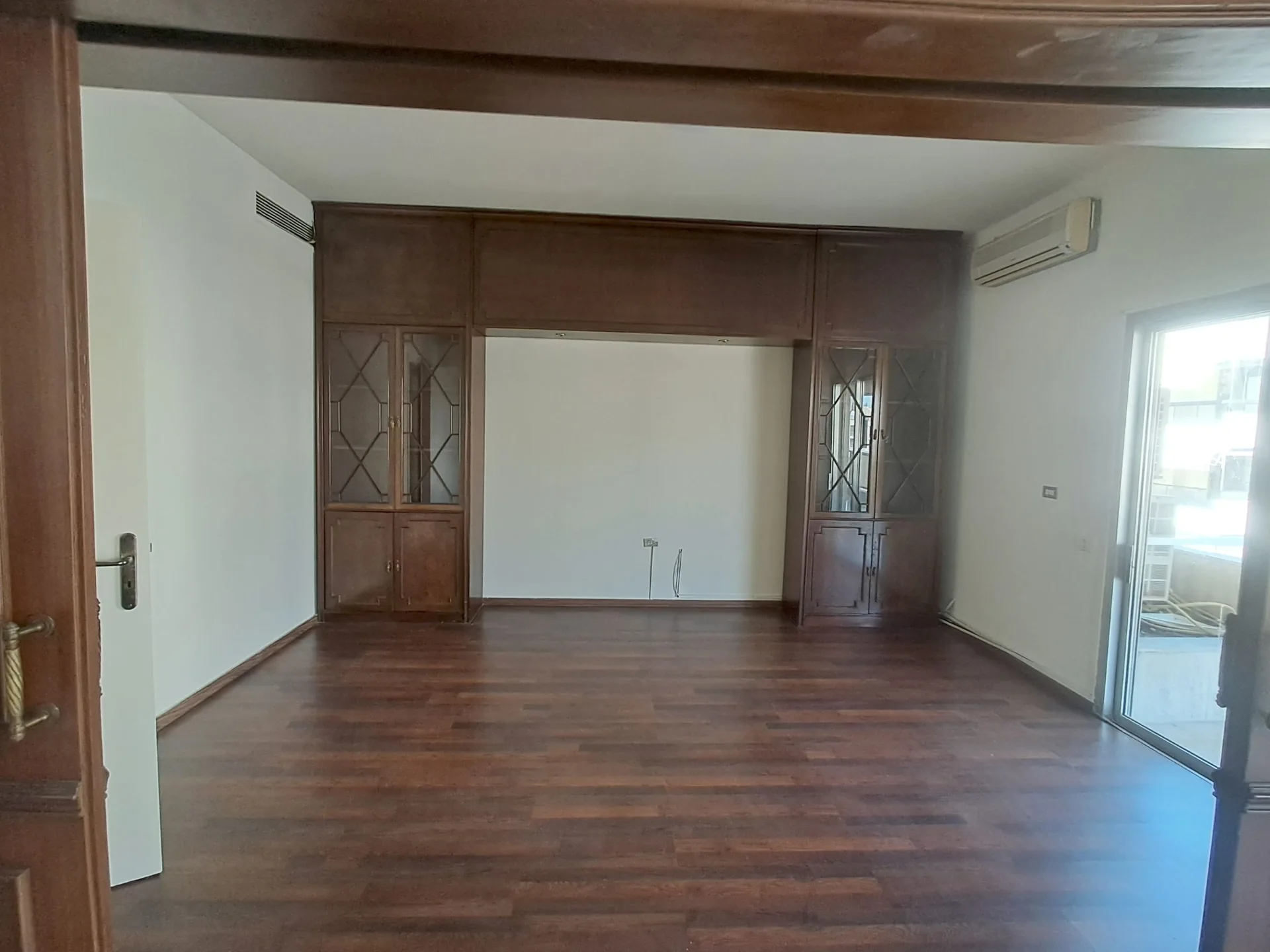 Apartment for Rent in Horsh Tabet — الصورة 2