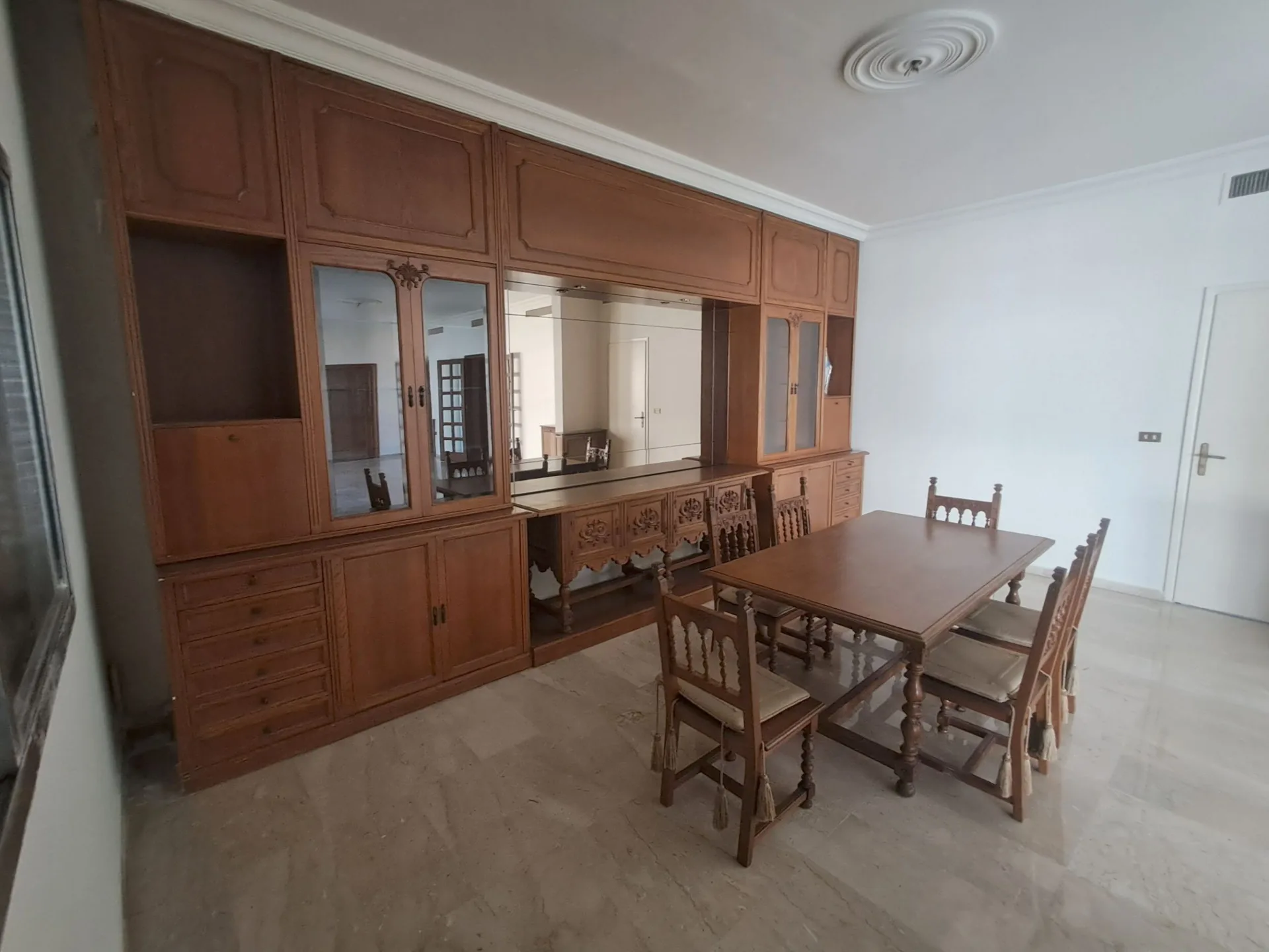 Apartment for Rent in Horsh Tabet — الصورة 5