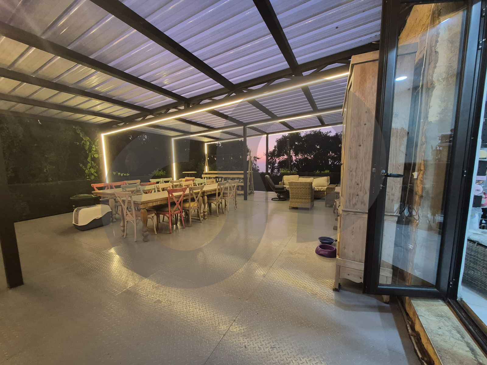 RENTAL SHOP/ Prime Main Road Broummana,metn /excellent accessibility and visibility — الصورة 2