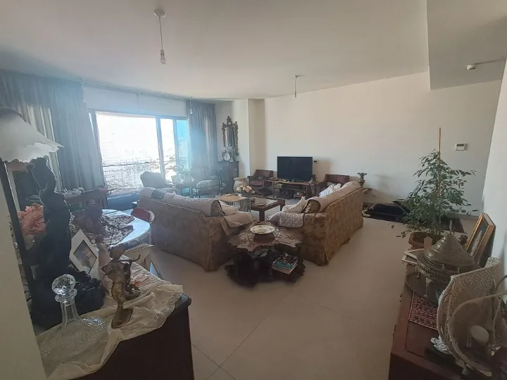 Apartment for Sale in Sin El Fil — الصورة 2