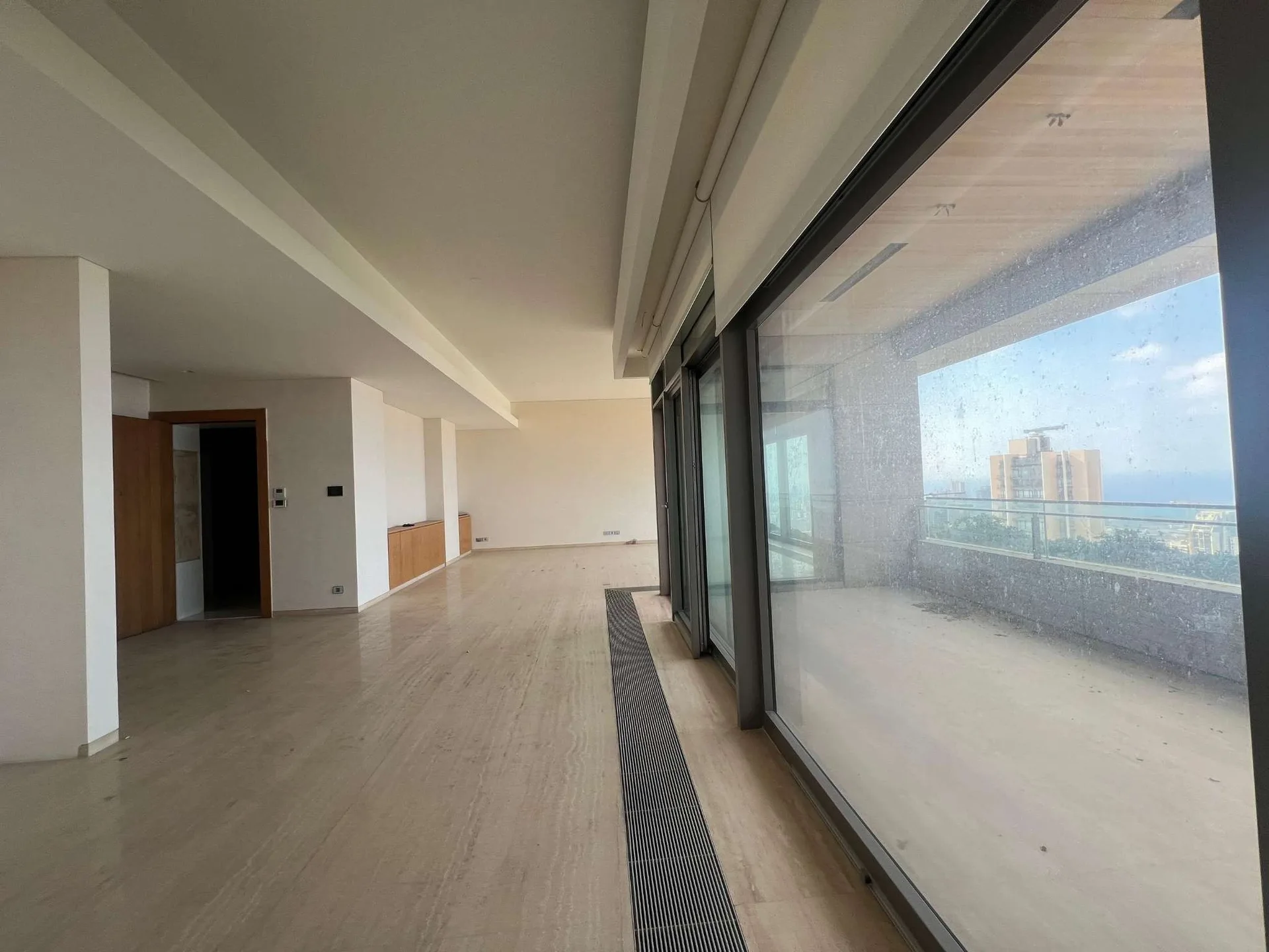 Apartment for Sale in Caree d'or, Achrafieh, Beirut, Lebanon — الصورة 6