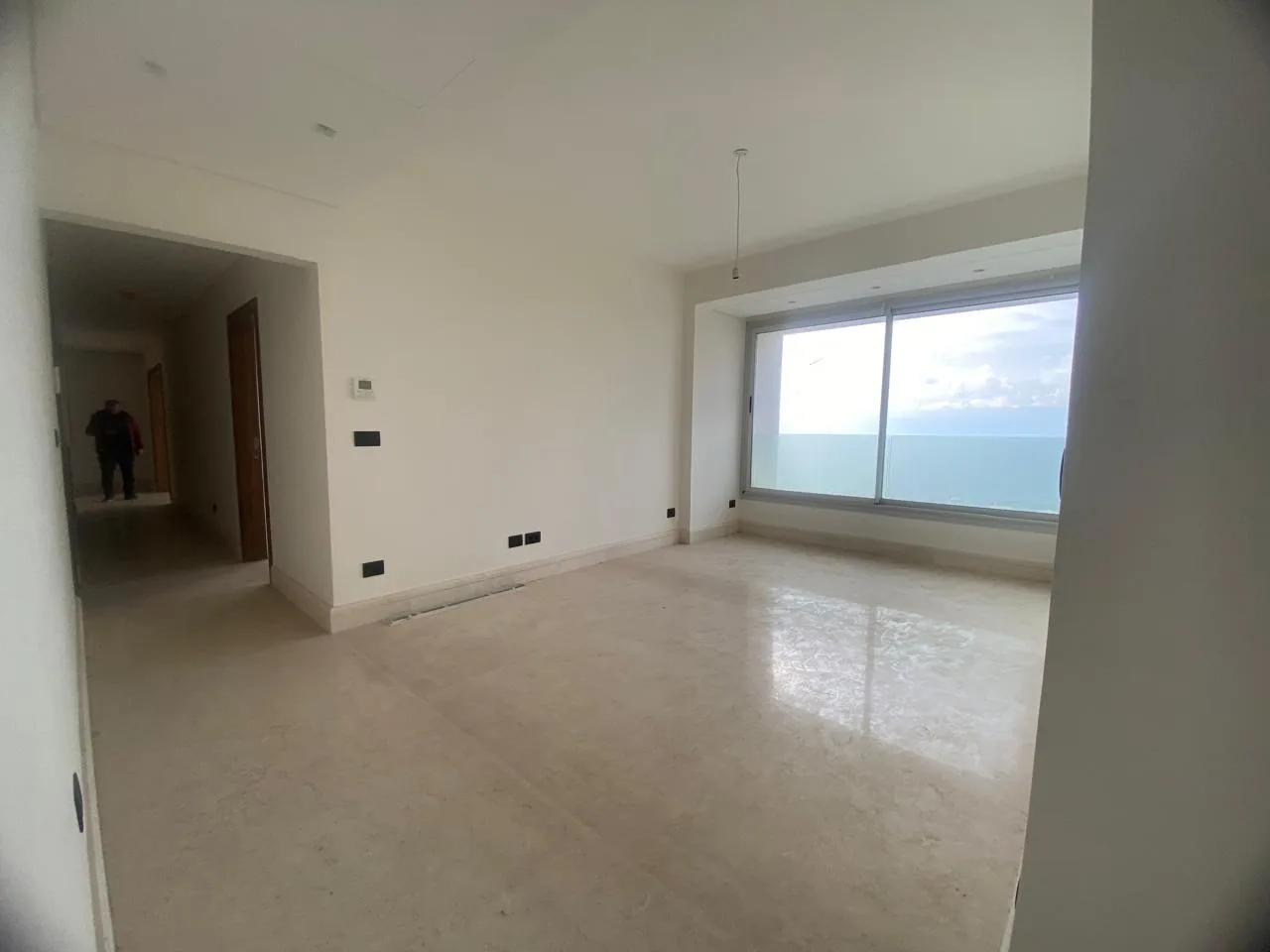 Apartment for Sale in Raoucheh, Beirut, Lebanon — الصورة 8