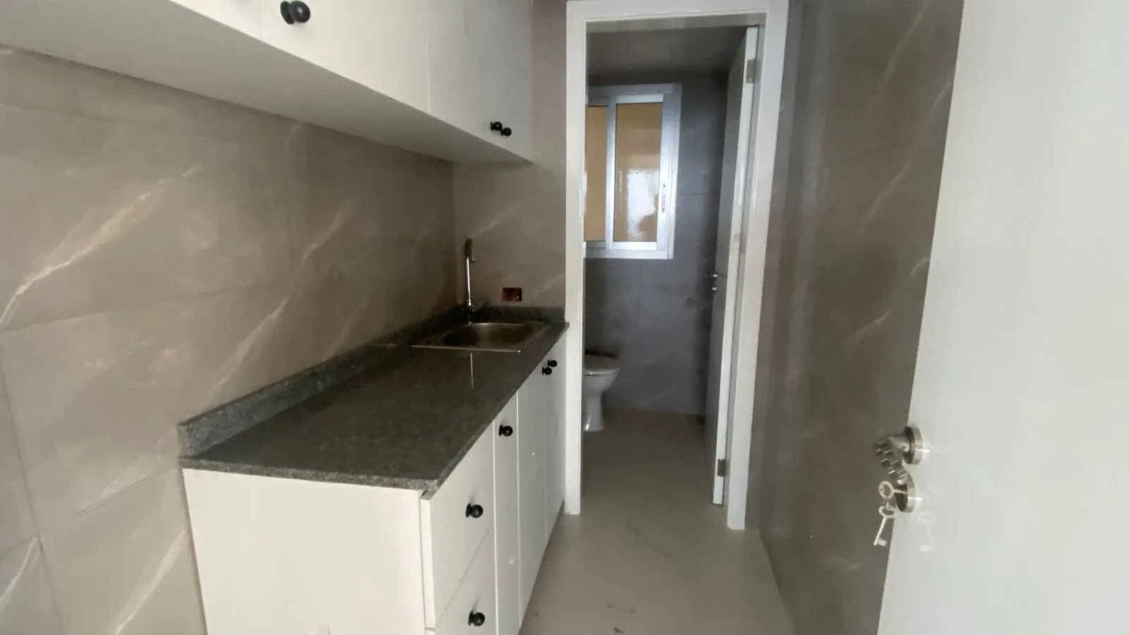 Office for rent in Antelias — الصورة 5