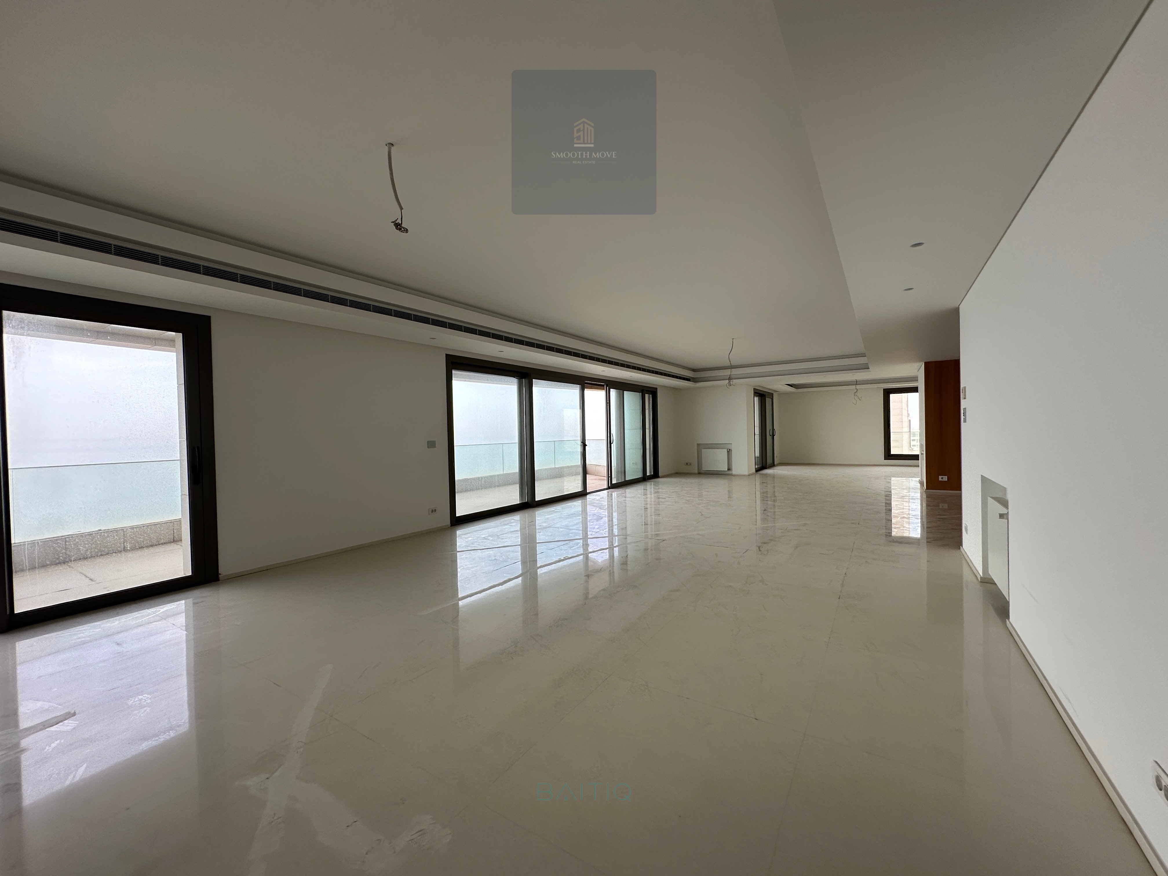 Huge Sea View Apartment for Sale in Rawche, Beirut — الصورة 10