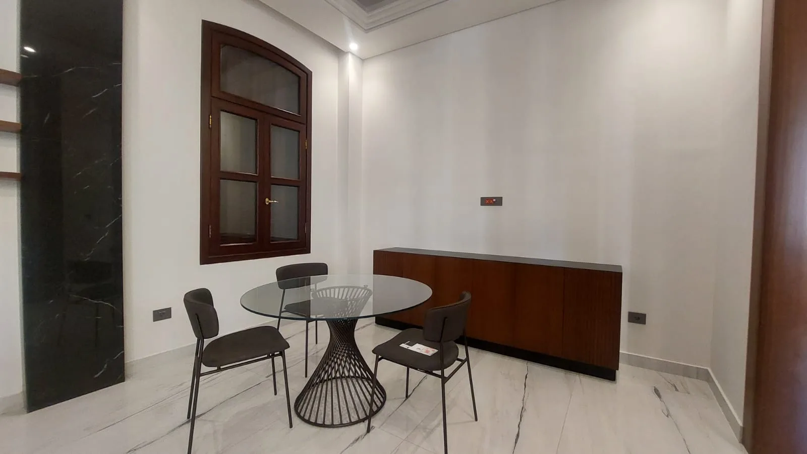 Office for sale in Downtown — الصورة 3