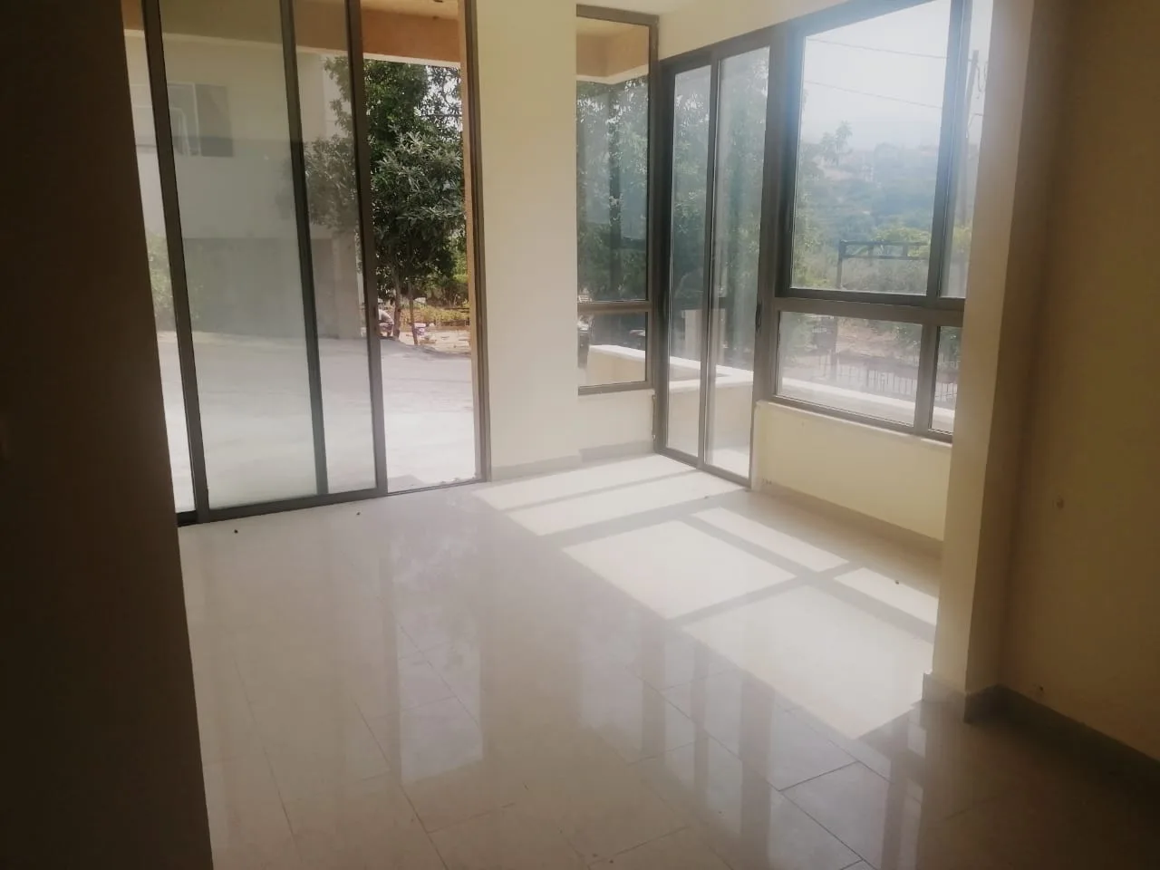 Apartment for Sale in Aamchit, Lebanon — الصورة 2
