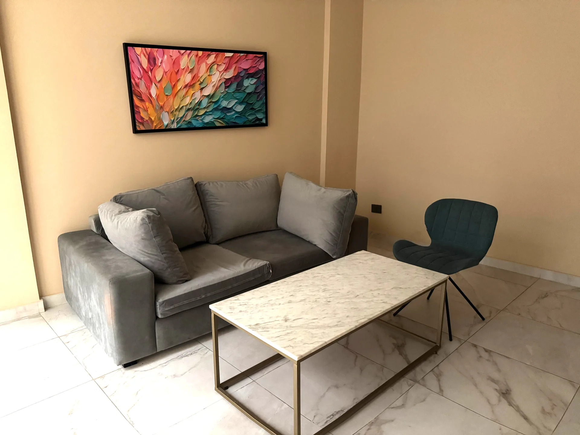 Apartment for rent in Ras, Bayrut, Lebanon — الصورة 1