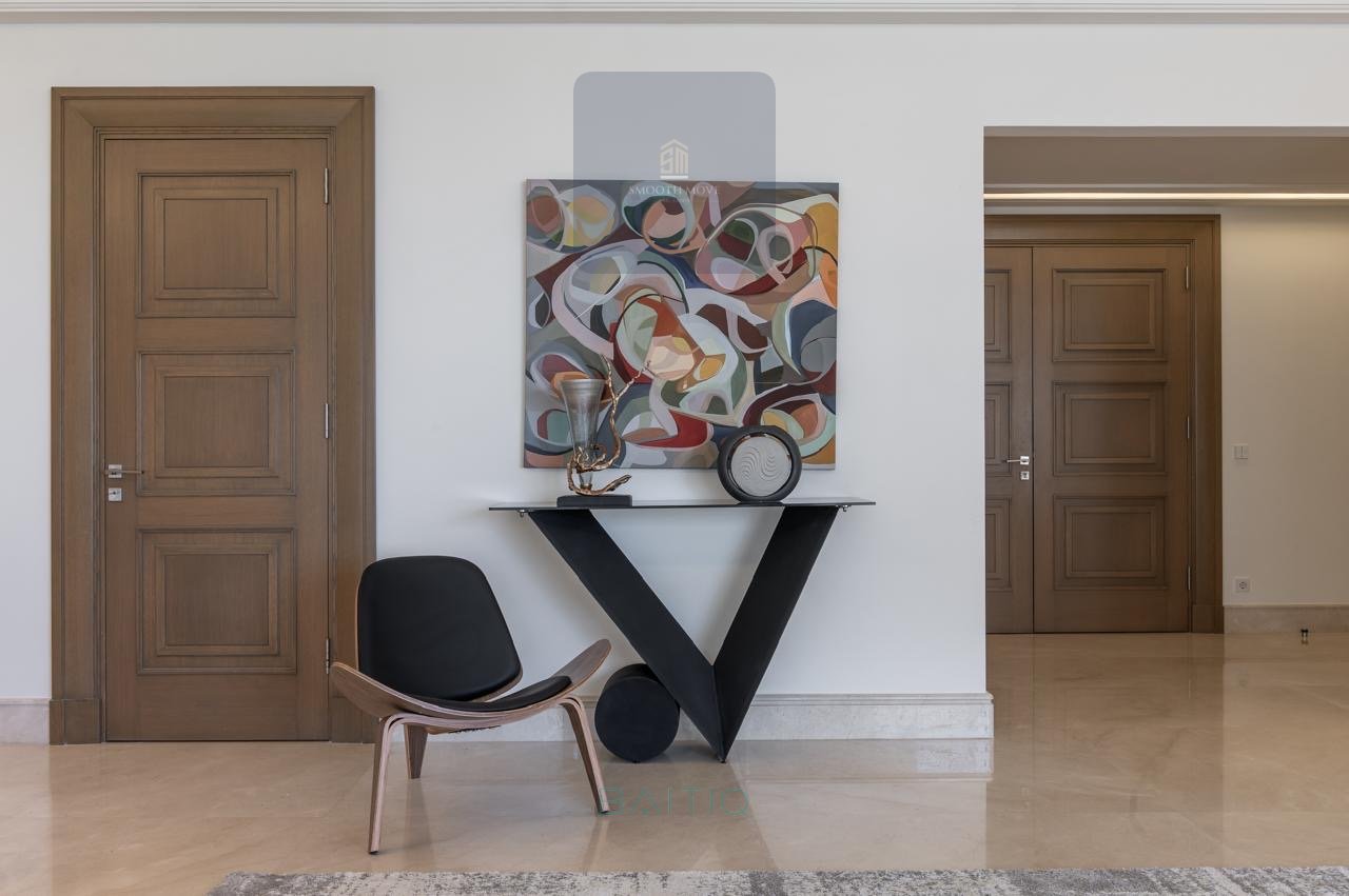 Chic Apartment For Sale in Ain Al Mraiseh, Beirut — الصورة 2