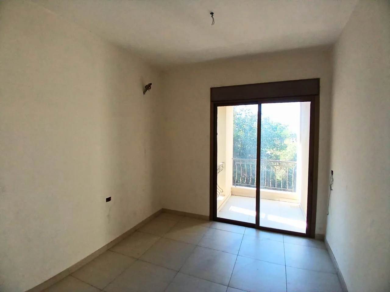 Apartment for Sale in Cornet Chahwan, Lebanon — الصورة 5