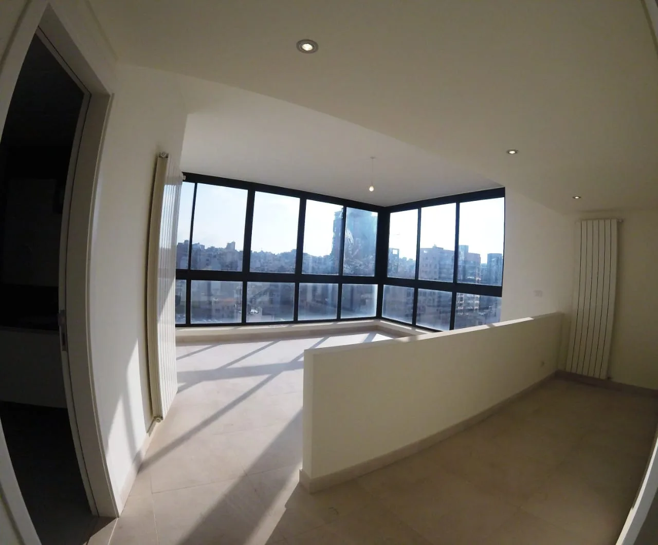 Apartment for Sale in Clemenceau, Beirut, Lebanon — الصورة 3