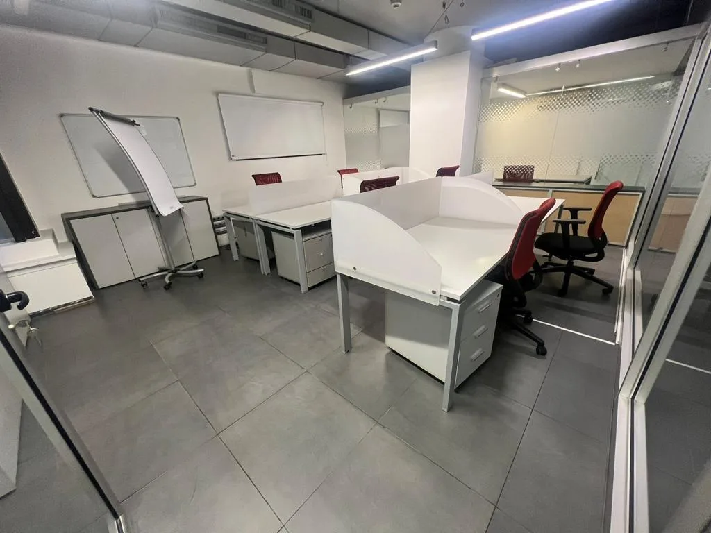 Office for Sale in Achrafieh, Beirut — الصورة 3