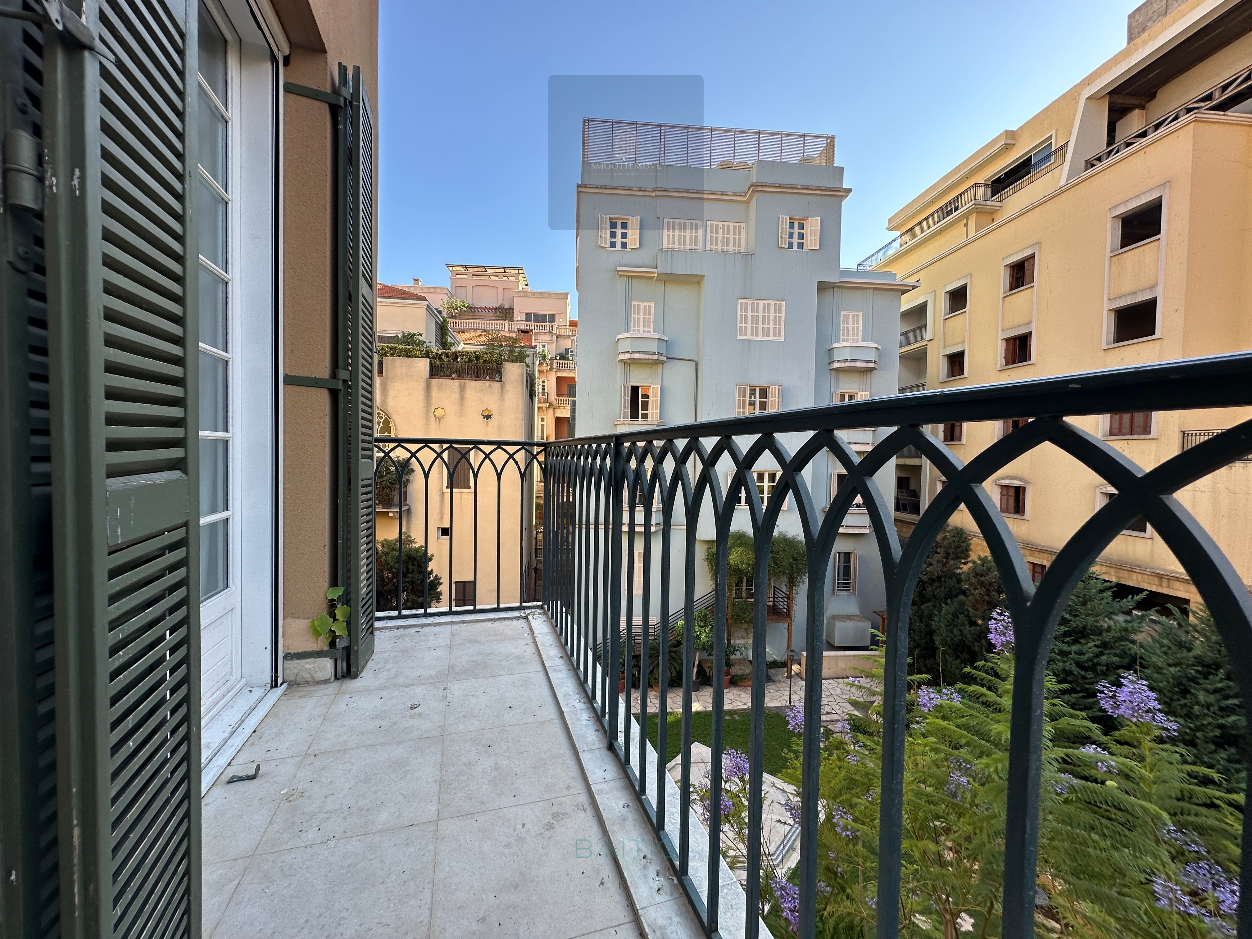 Spectacular Apartment With Terrace and Garden for Rent or Sale in Saifi Village, Beirut — الصورة 9