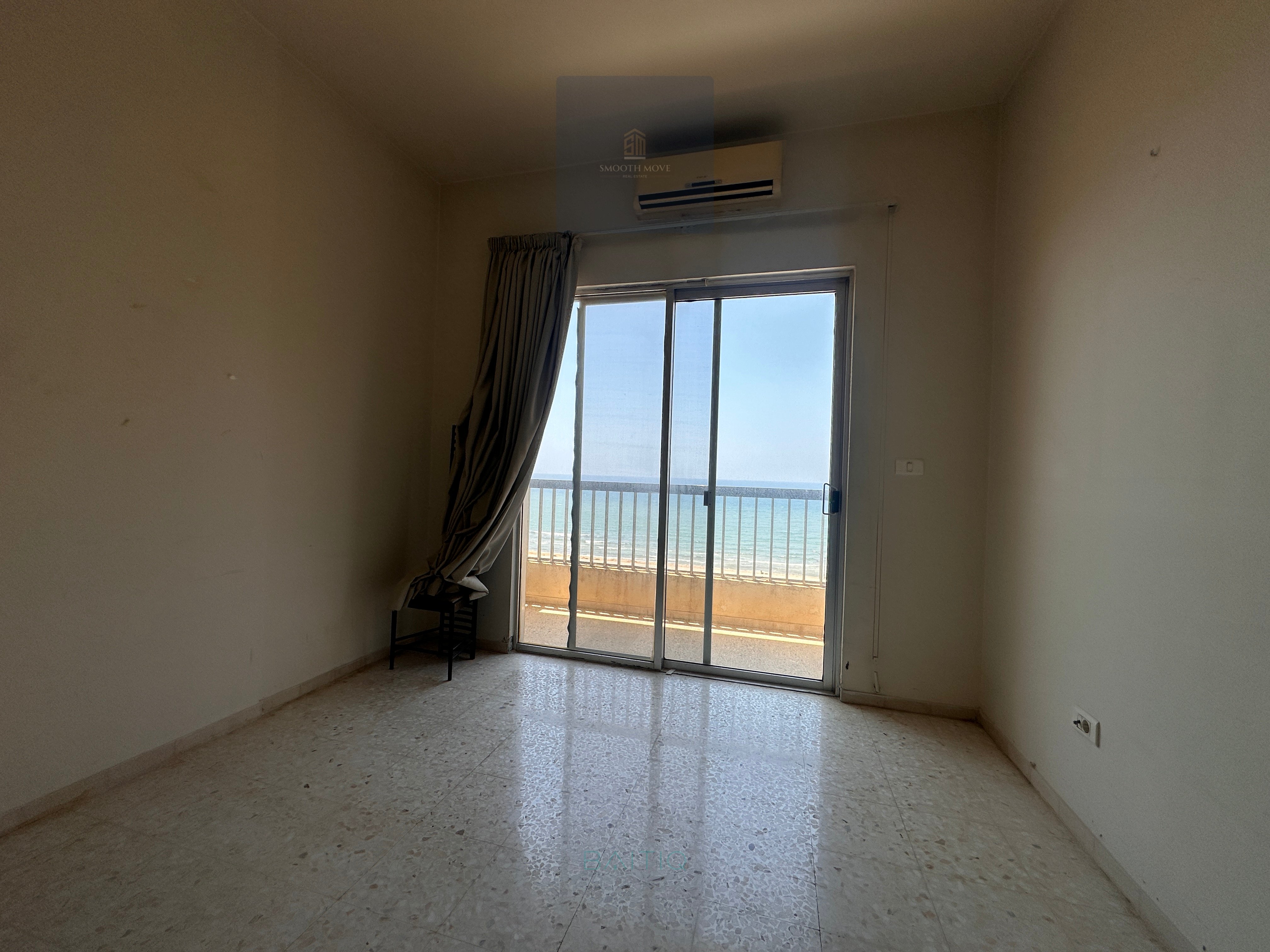 Full Seaview Apartment for Sale in Ramlet El Bayda, Beirut — الصورة 2