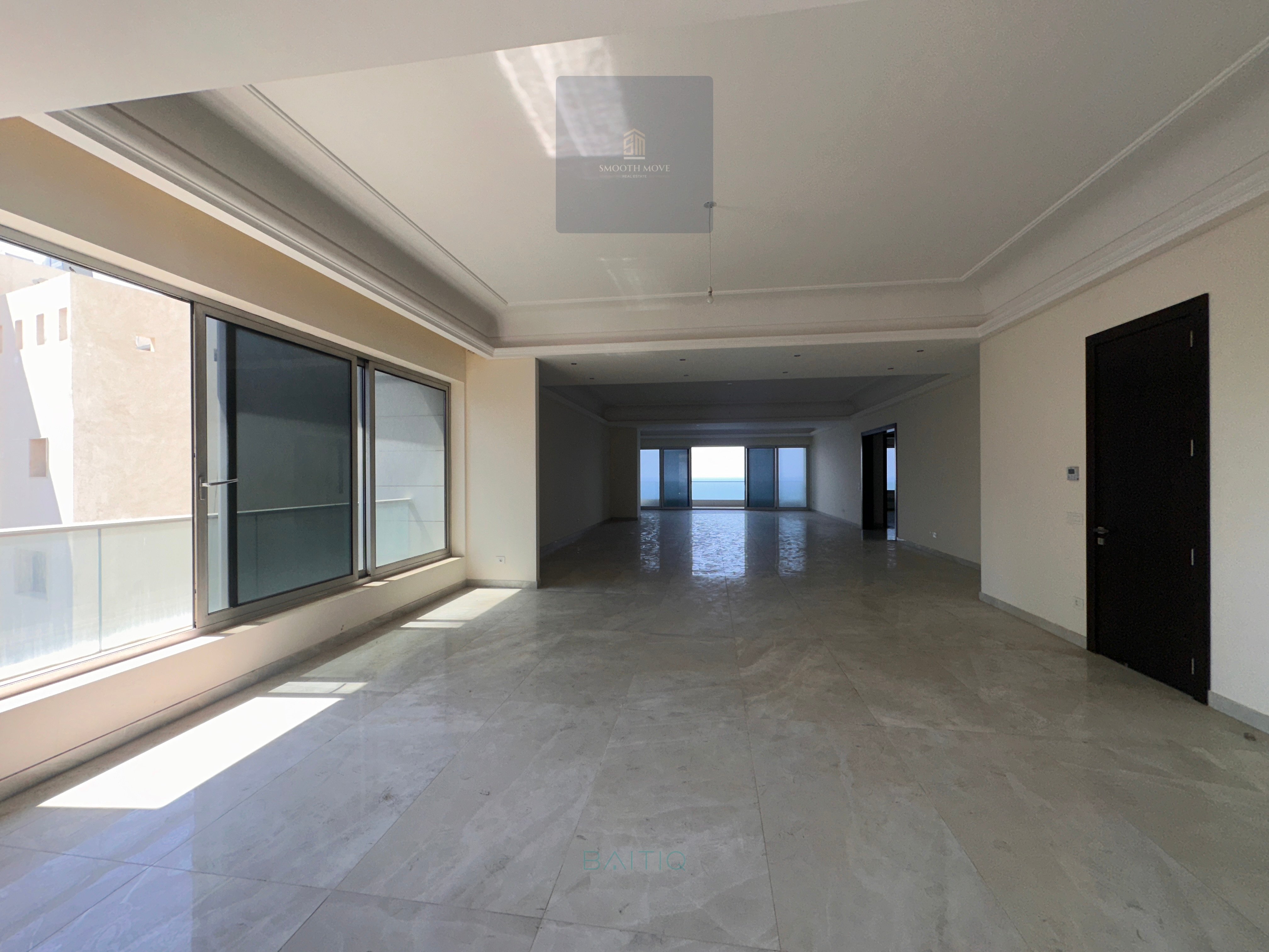 Lovely Sea View Penthouse for Sale in La Citadella Ain Mraiseh, Beirut — الصورة 8
