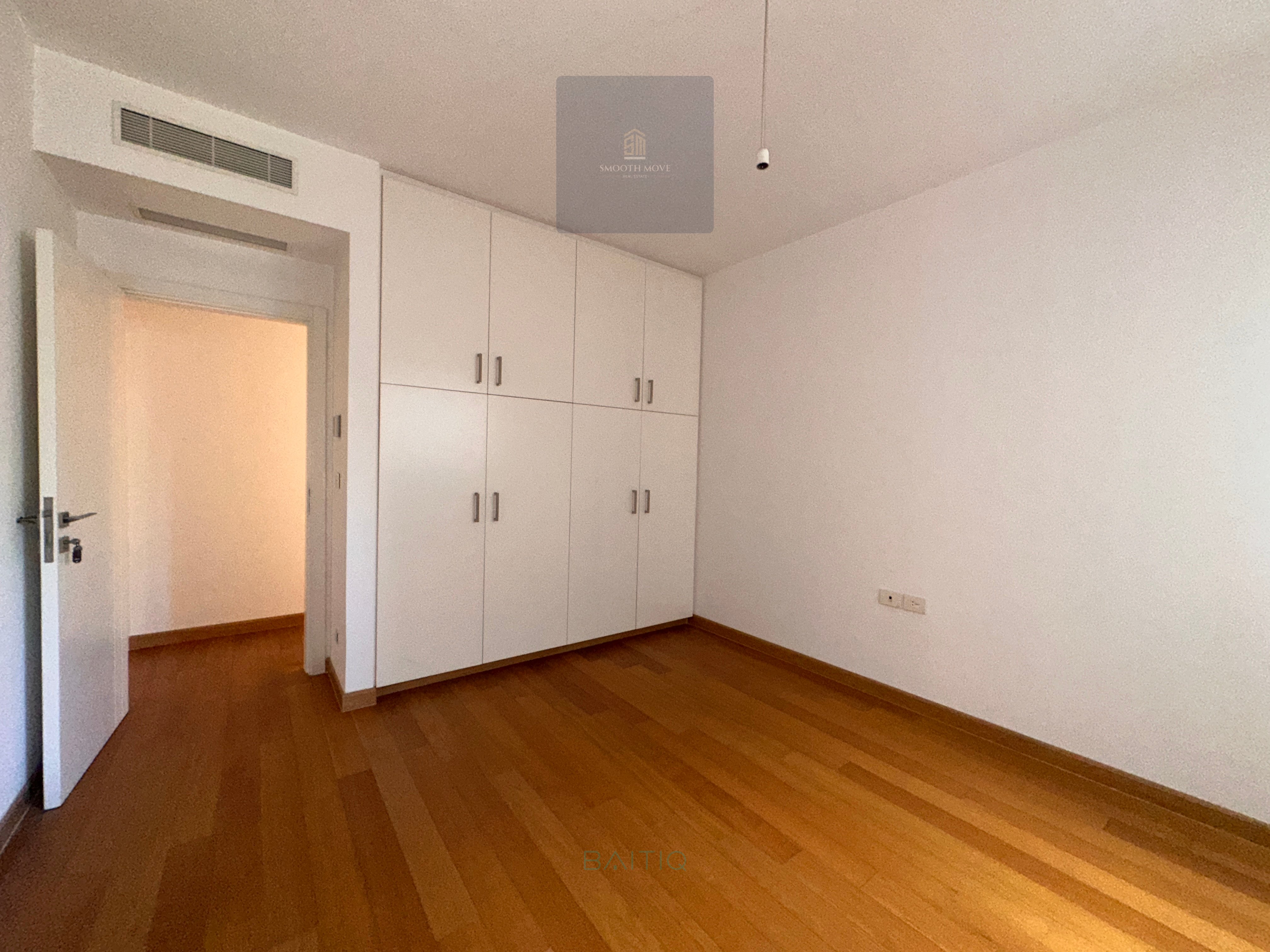Seaview Apartment for Sale in Ain Tineh, Beirut — الصورة 3