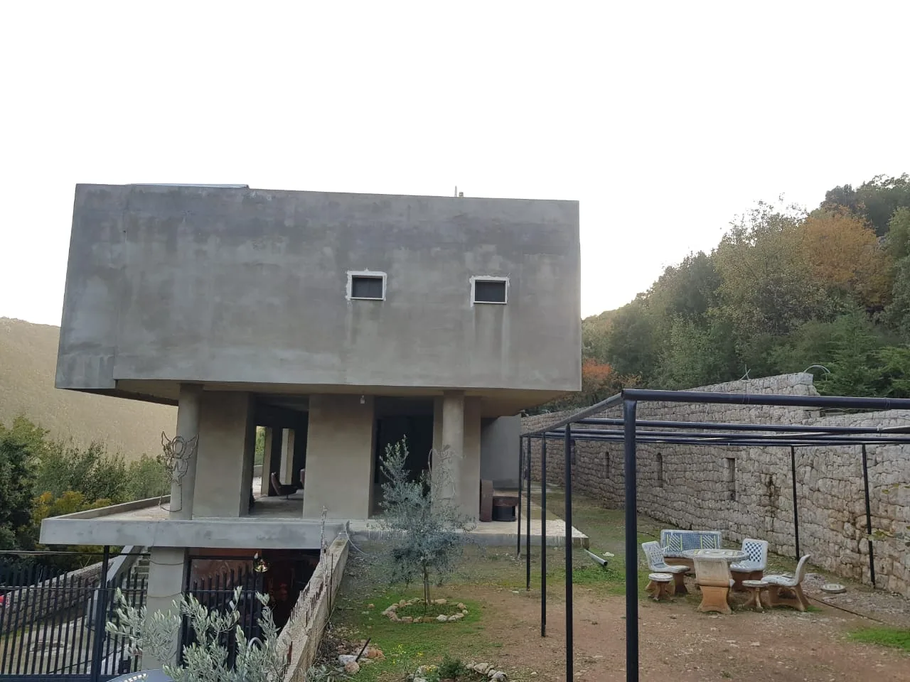 Triplex for sale in Chahtoul — الصورة 2