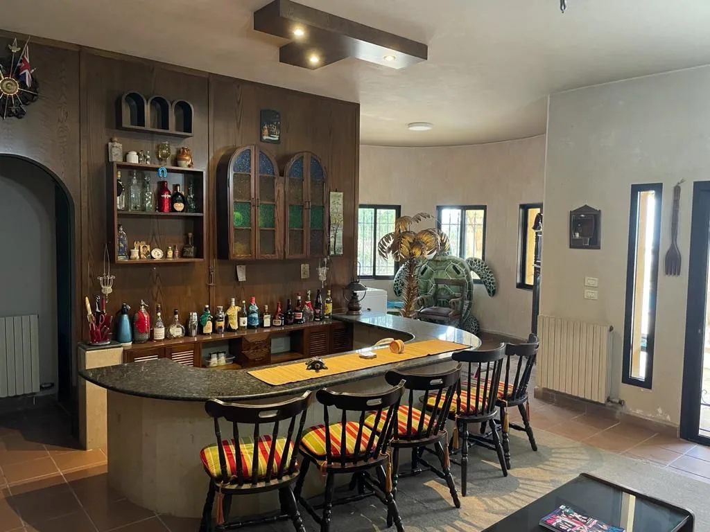 Villa for Sale in Qornet El Hamra, Lebanon — الصورة 1