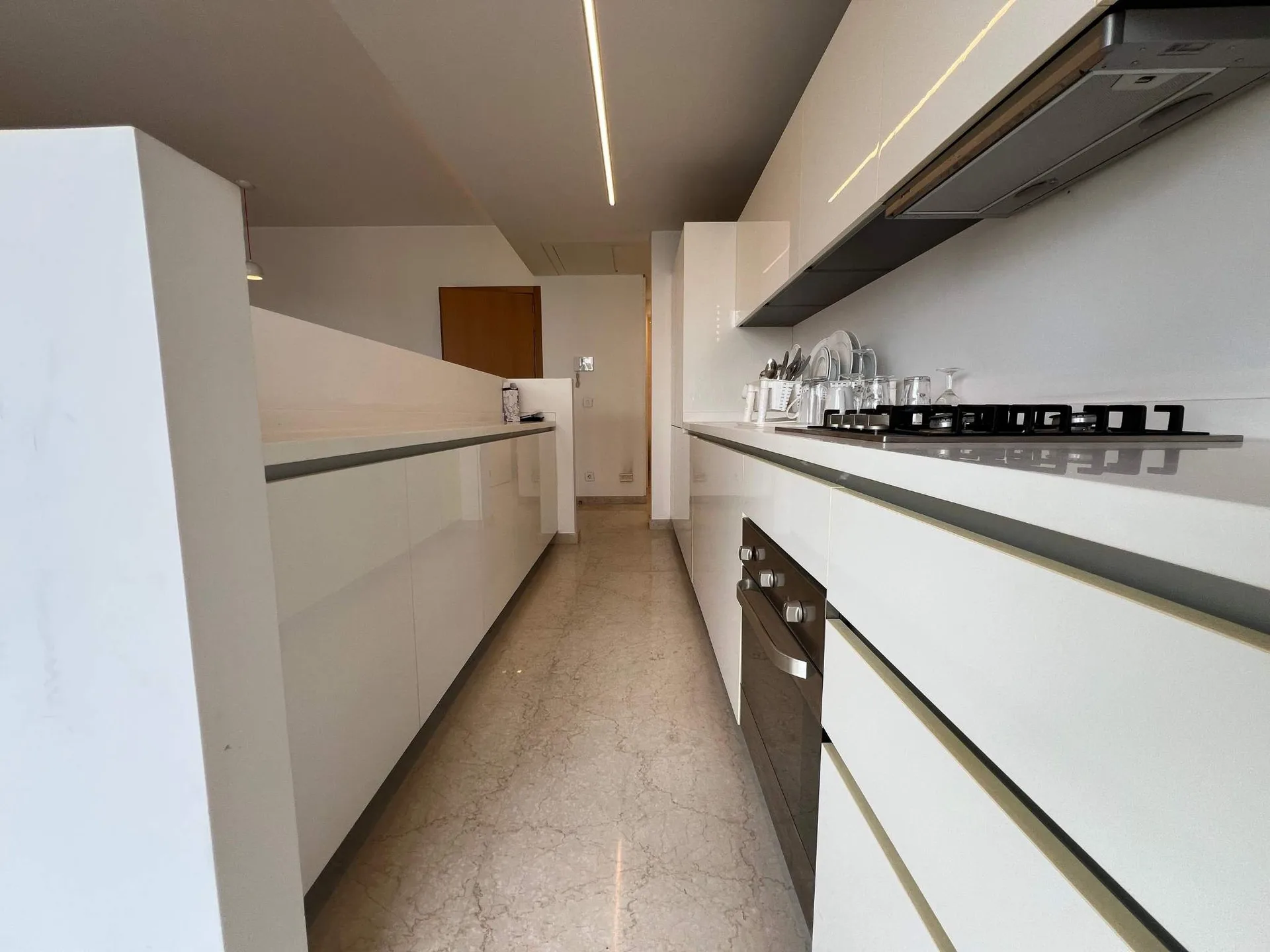 Apartment for Rent in Achrafieh, Beirut, Lebanon — الصورة 3