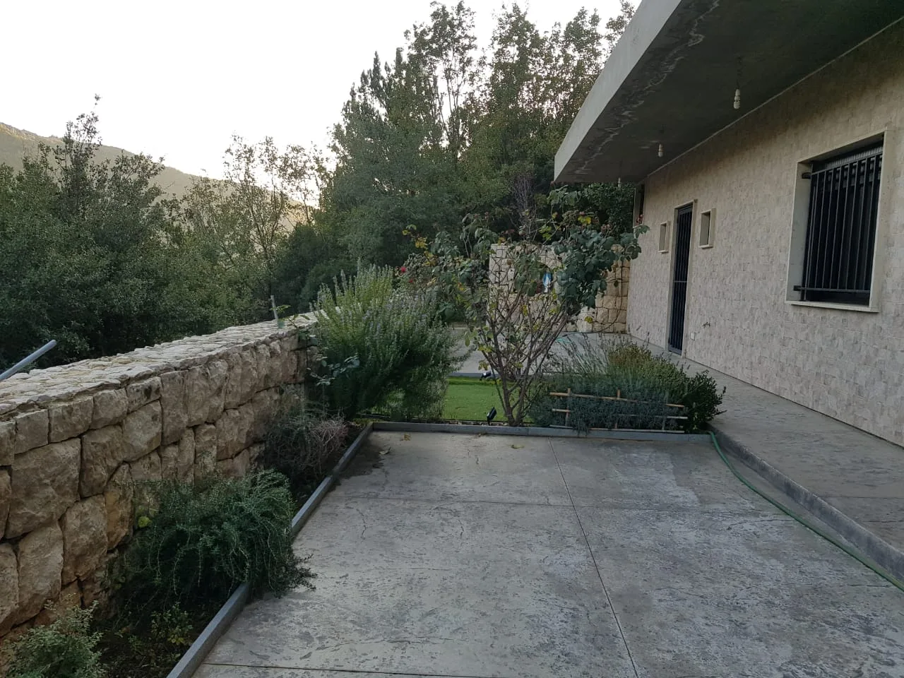 Triplex for sale in Chahtoul — الصورة 10