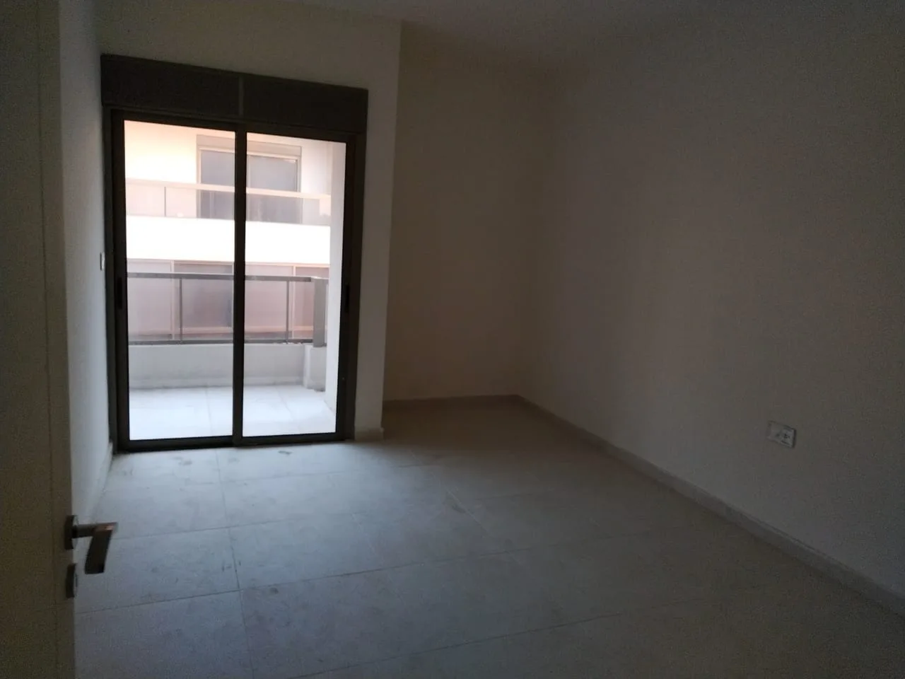 Apartment for Sale in Ghadir, Lebanon — الصورة 4