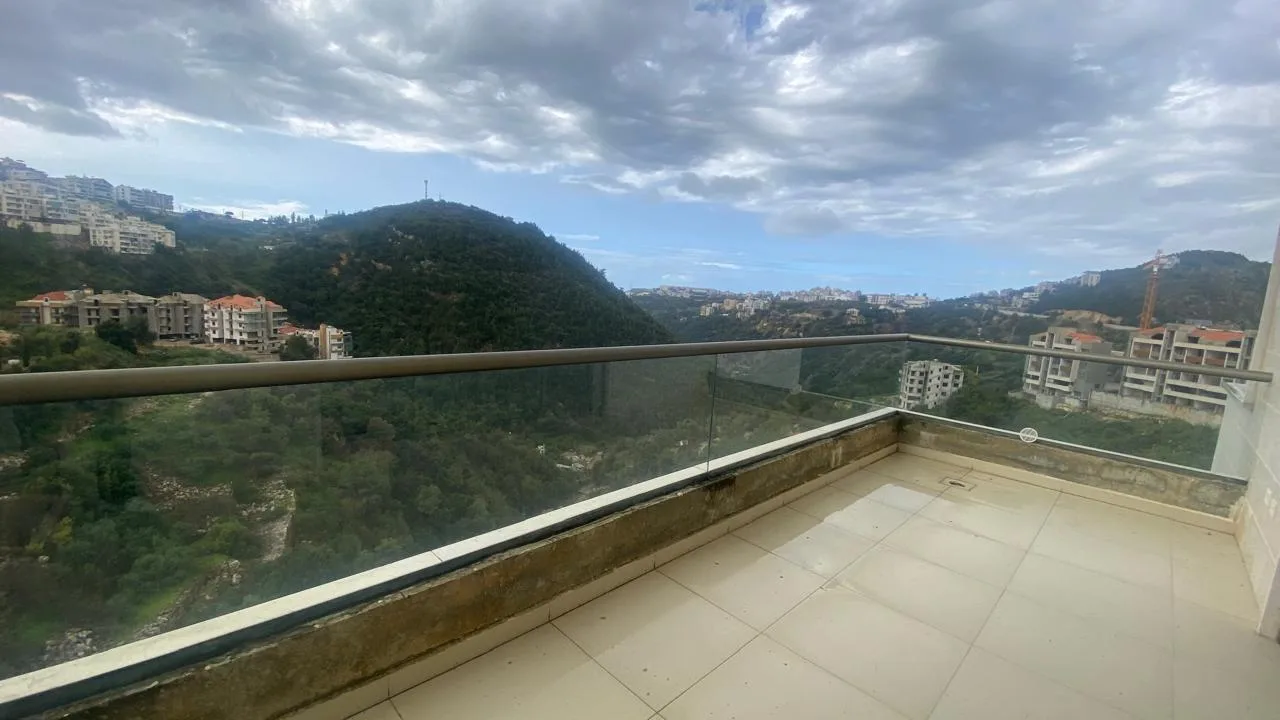 Apartment for Sale in Zikrit, Lebanon — الصورة 2
