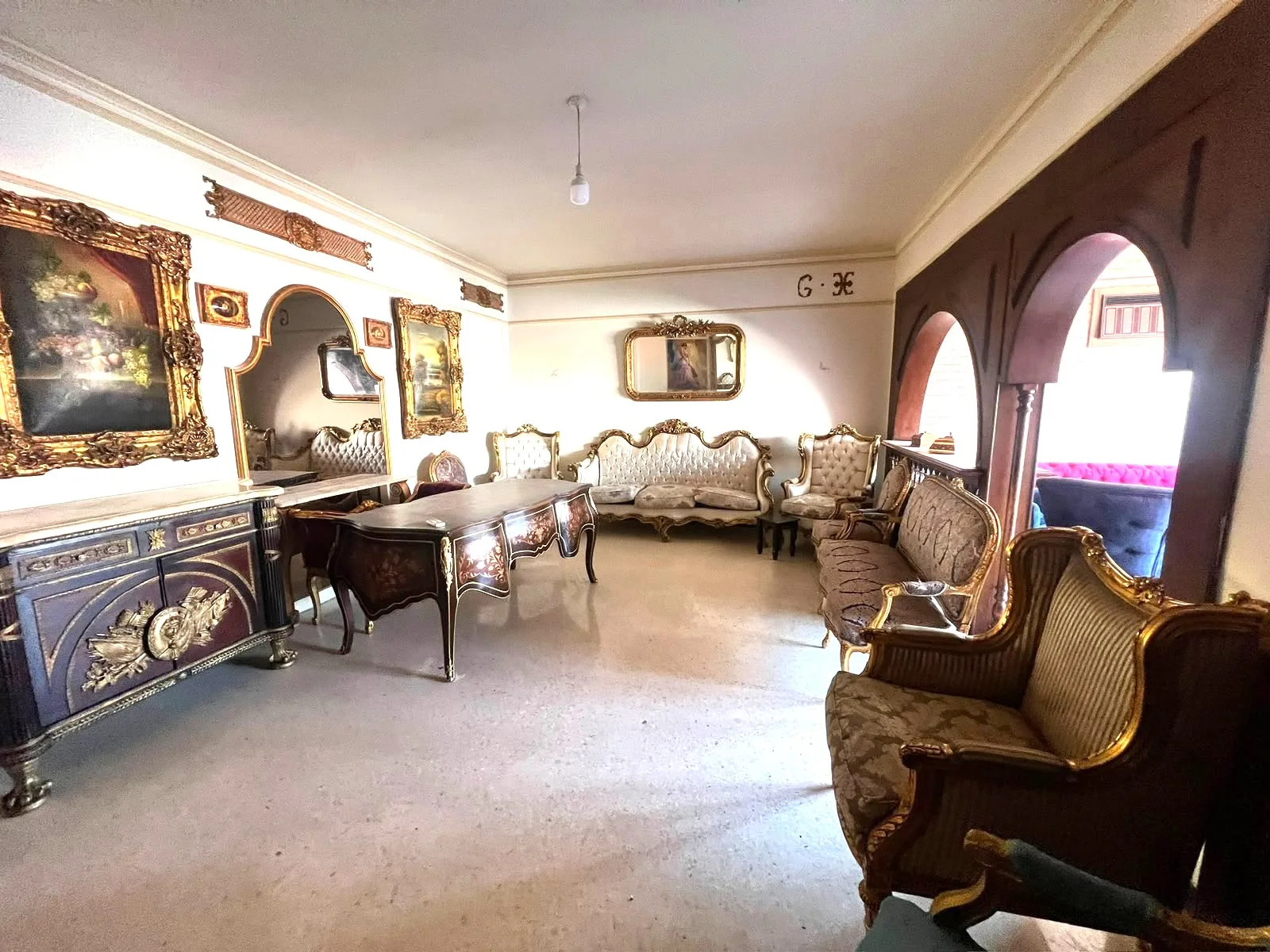 Apartment for Sale in Forn El Chebbak