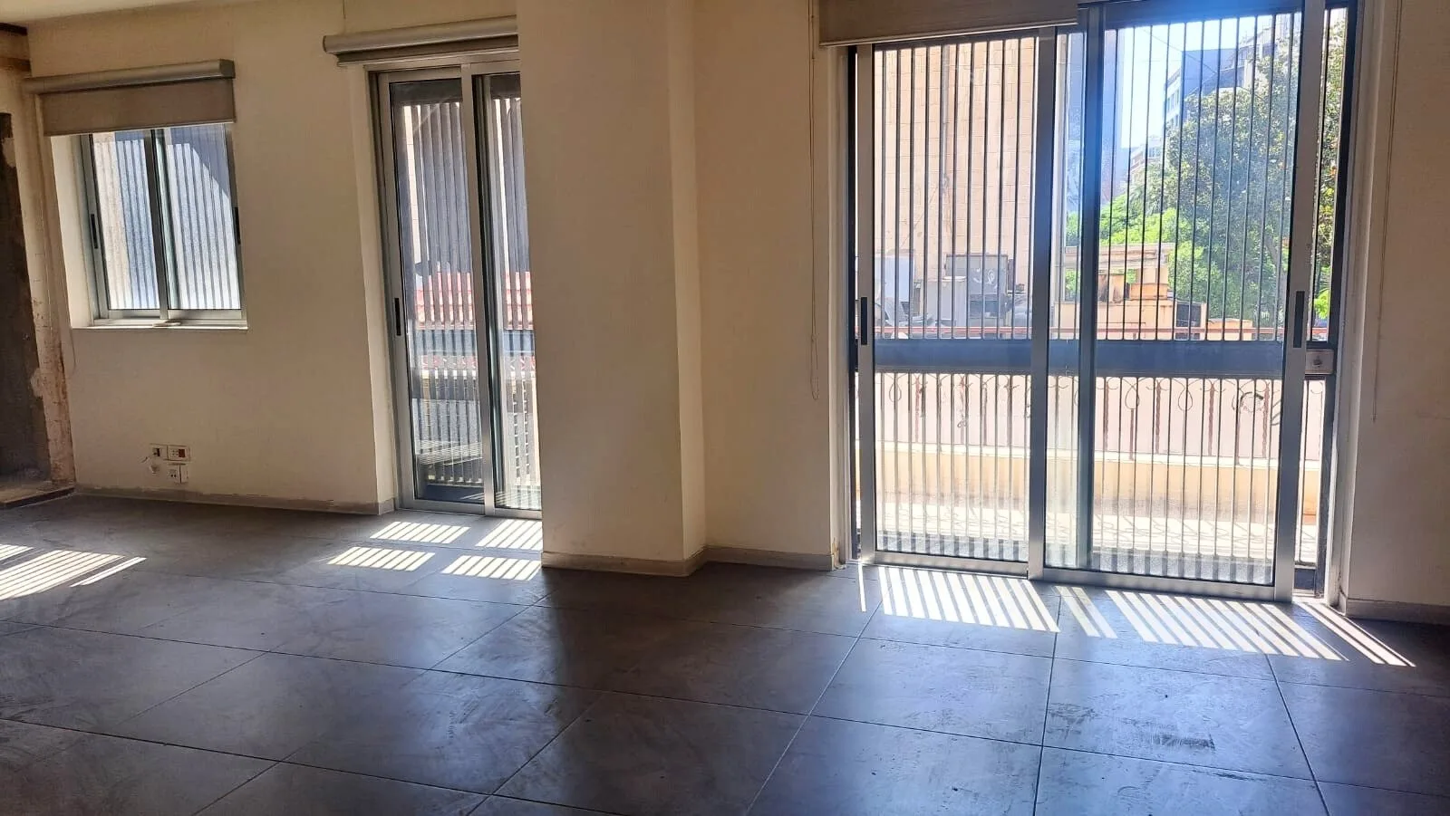 Shop for rent in Hamra, Beirut, Lebanon