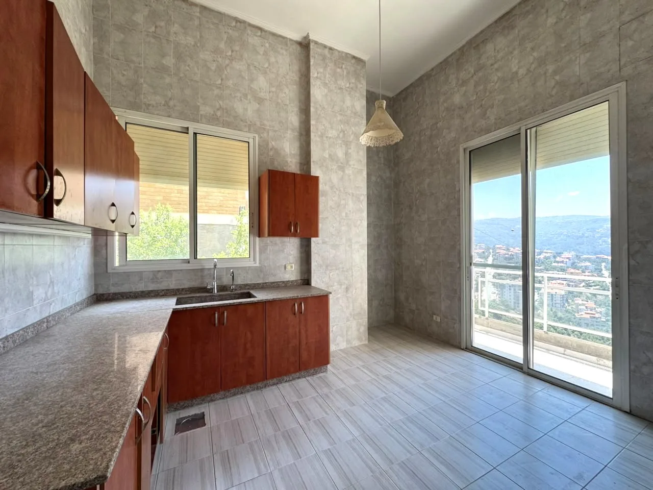 Apartment for Sale in Beit Meri — الصورة 5
