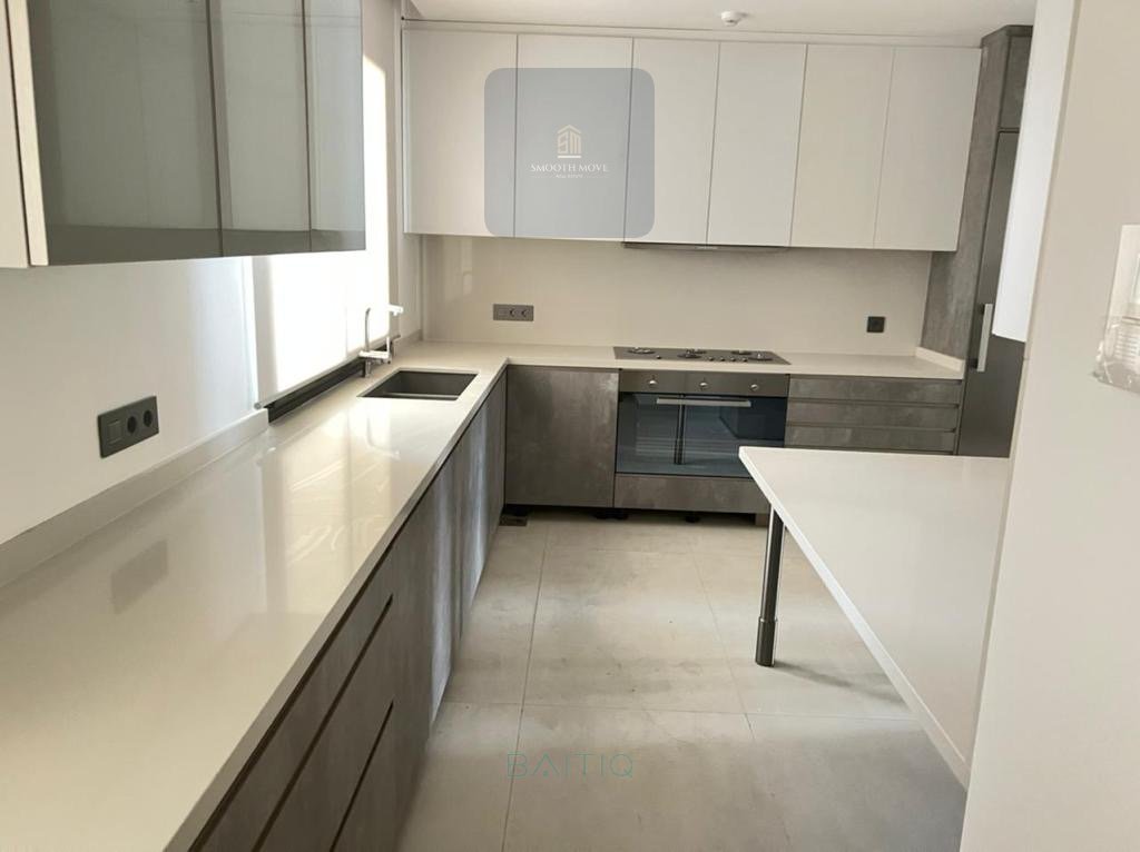 Gorgeous High End Finishing 3 Bedroom Apartment in Ashrafieh — الصورة 22