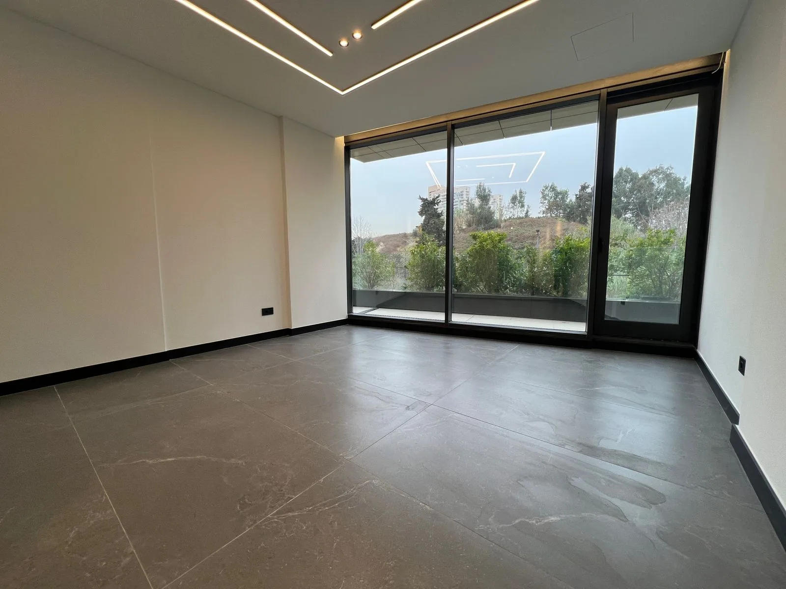 Office for Rent in Syoufi, Beirut, Lebanon — الصورة 2