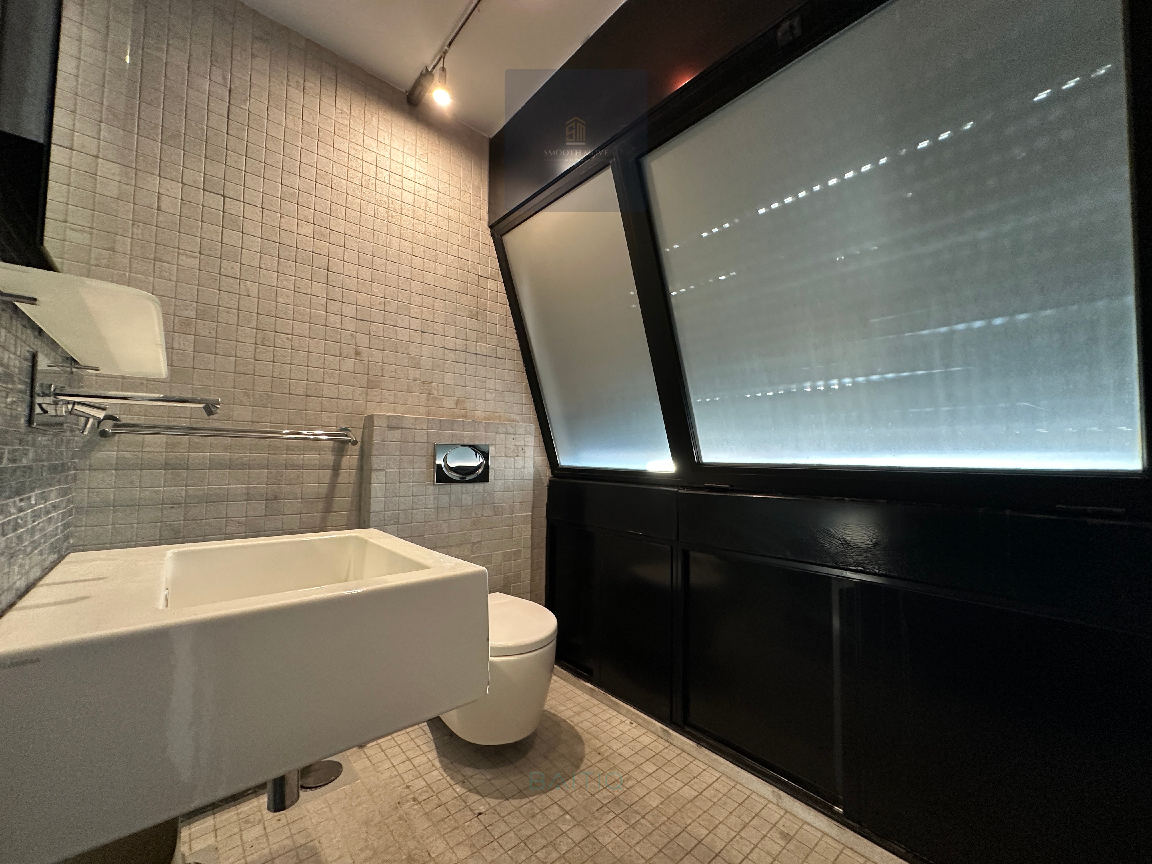 Furnished Loft with Terrace for Rent or Sale in Achrafieh — الصورة 2