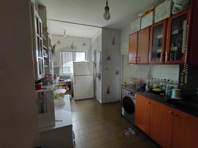 prime location near shopping centers- Baouchriye, Metn — الصورة 3